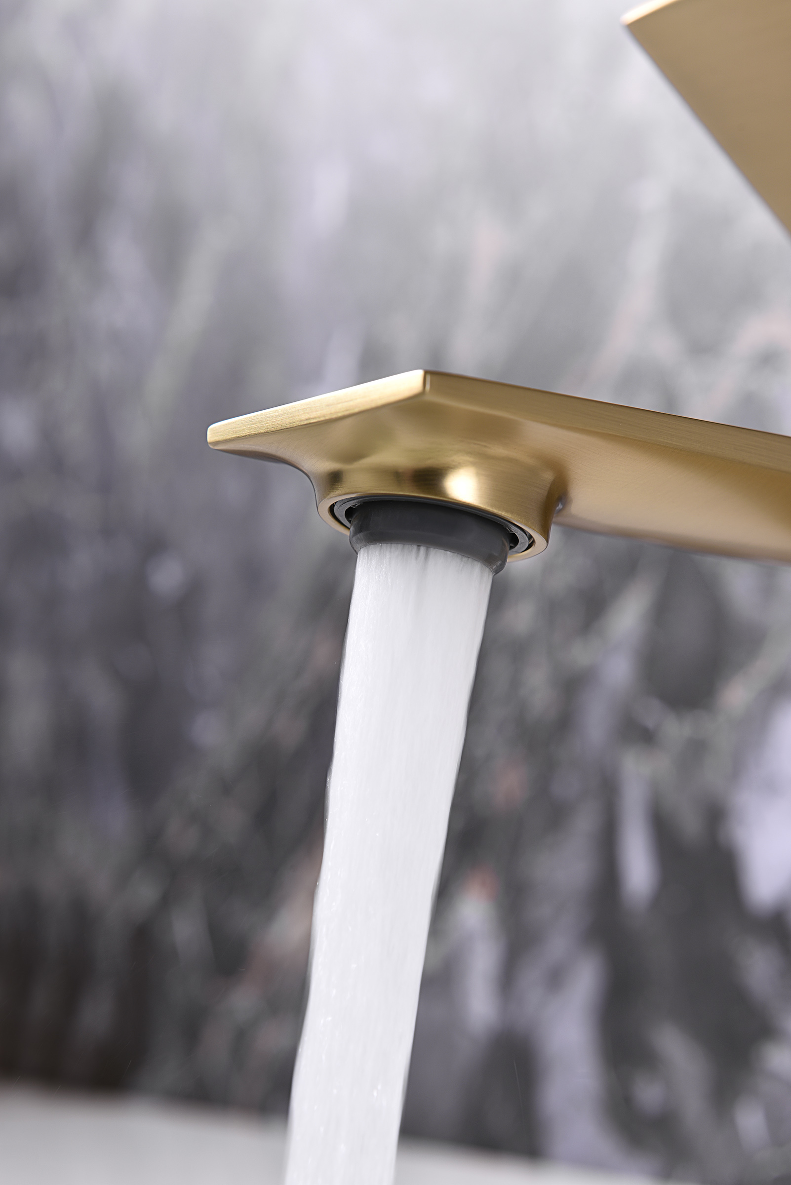 05111-S Смеситель од. для раковины (Мат. Золото) GANZER (10/1шт)