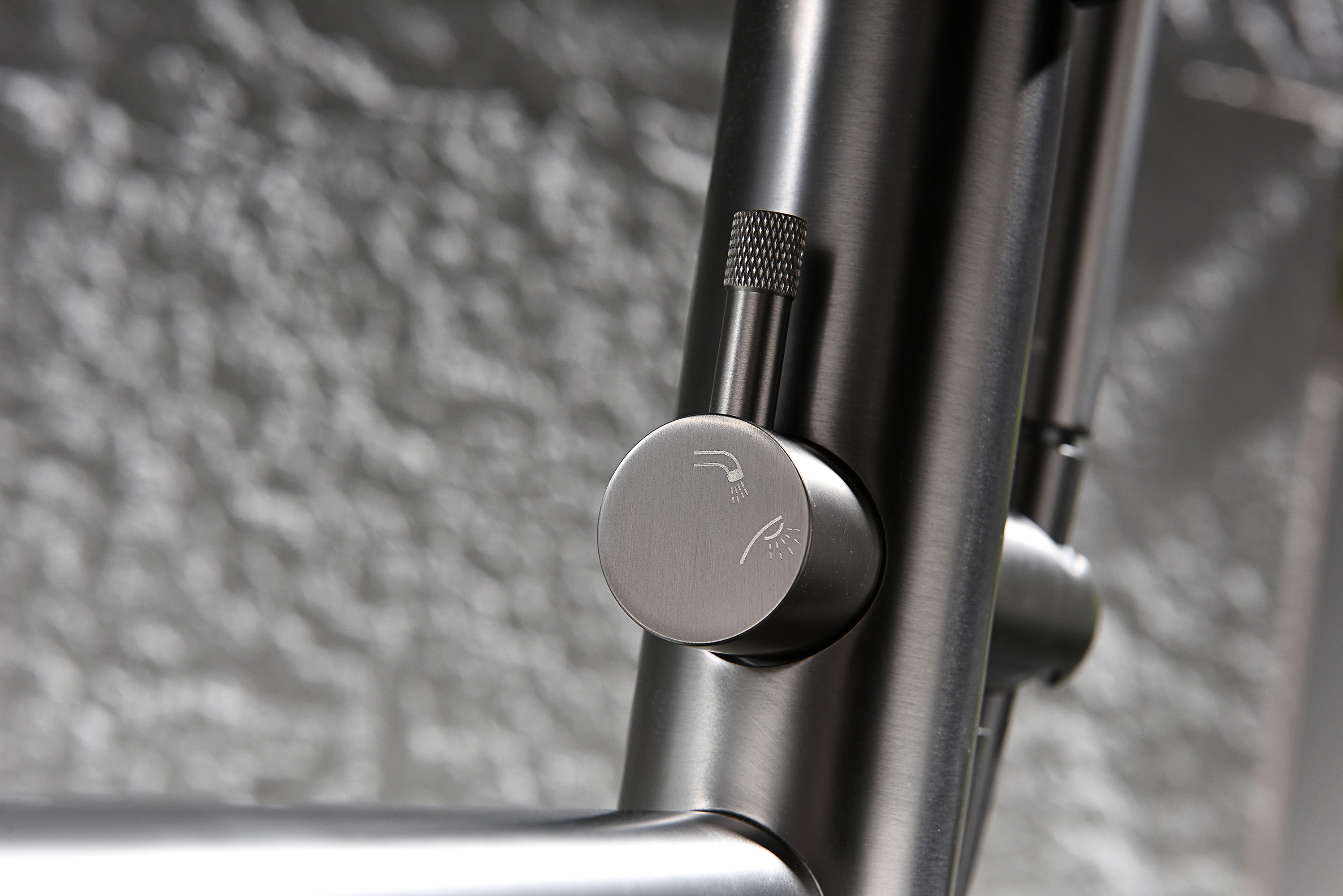 19181-Q Смеситель напольный для ванны (ГРАФИТ) GANZER  (5/1шт)