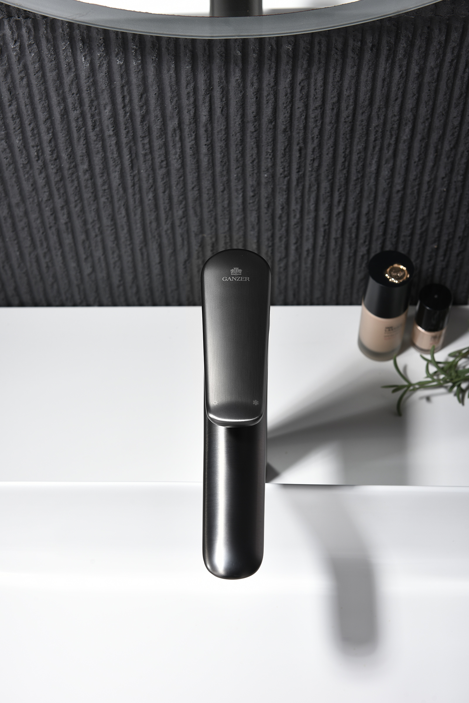 02112-Q Смеситель од. для раковины-чаши (ГРАФИТ) GANZER (10/1шт)