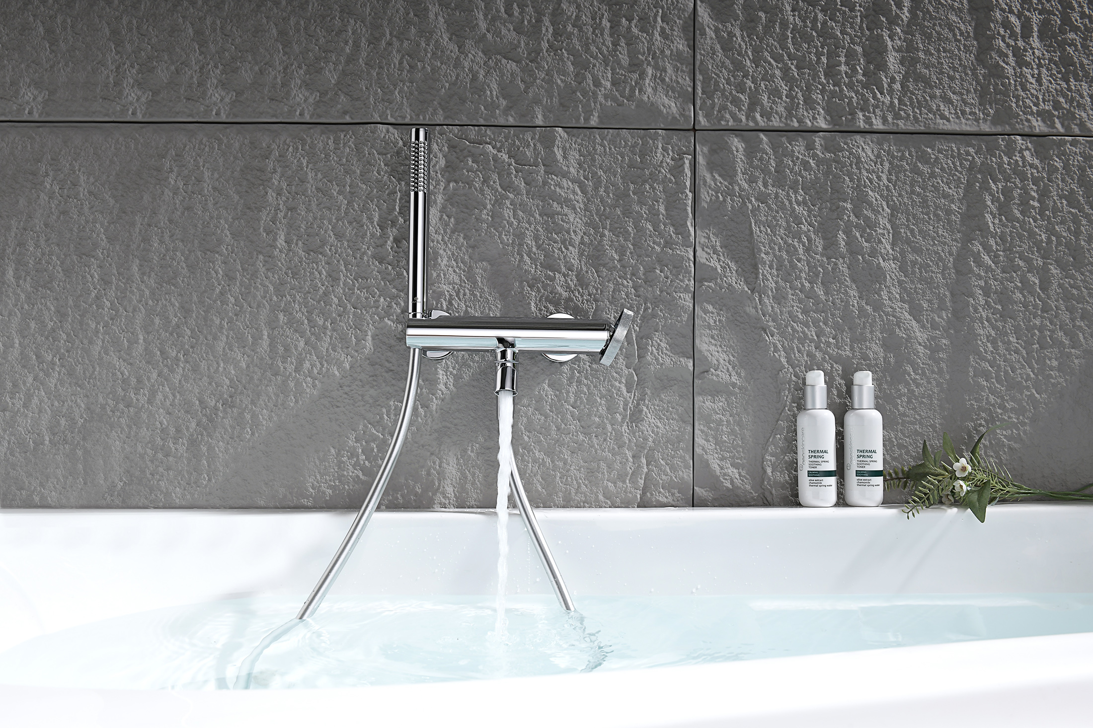 19132 Смеситель од. для ванны кор. (ХРОМ)  GANZER  (8/1шт)