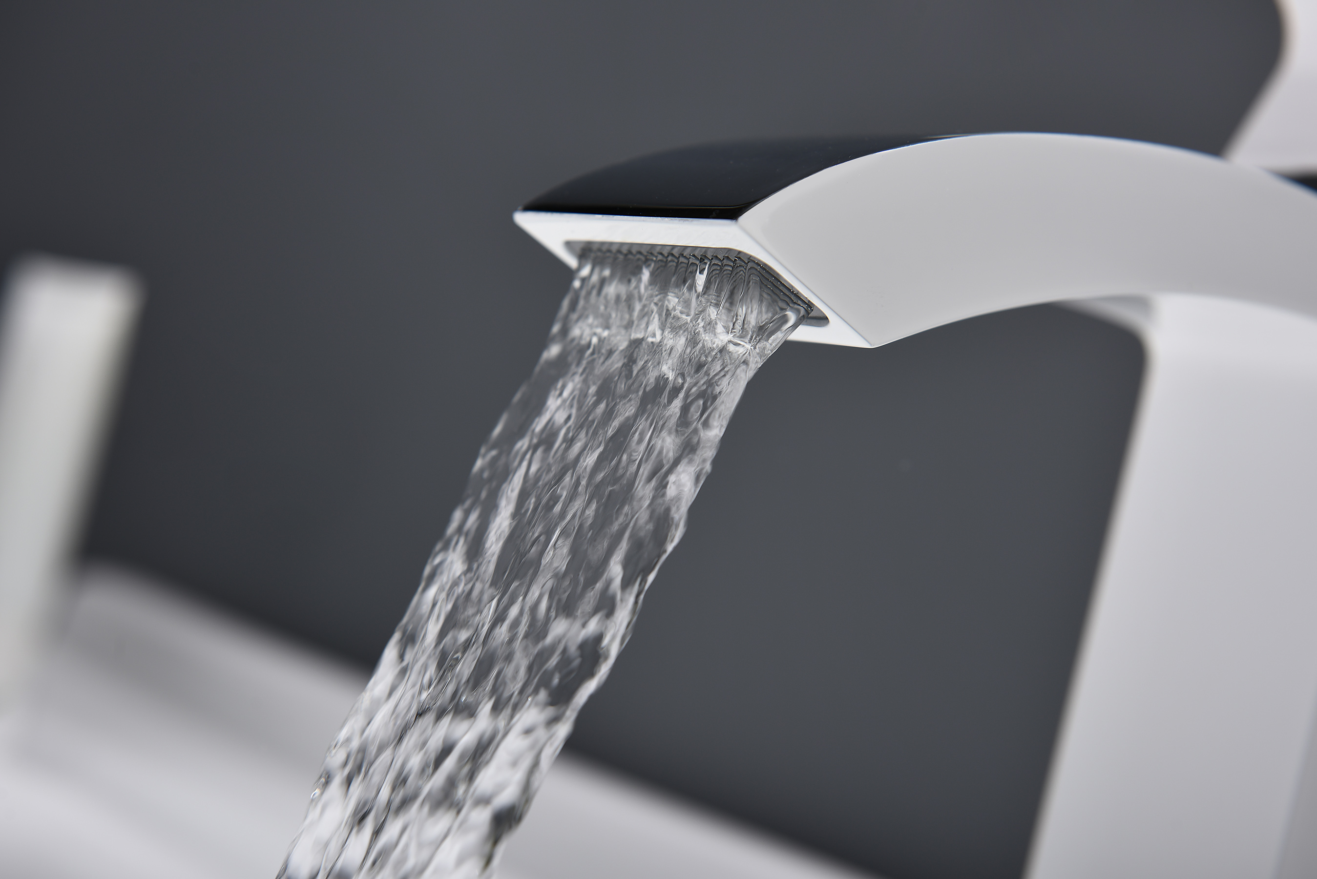 44111-F Смеситель од. для раковины (БЕЛЫЙ) GANZER (10/1шт)