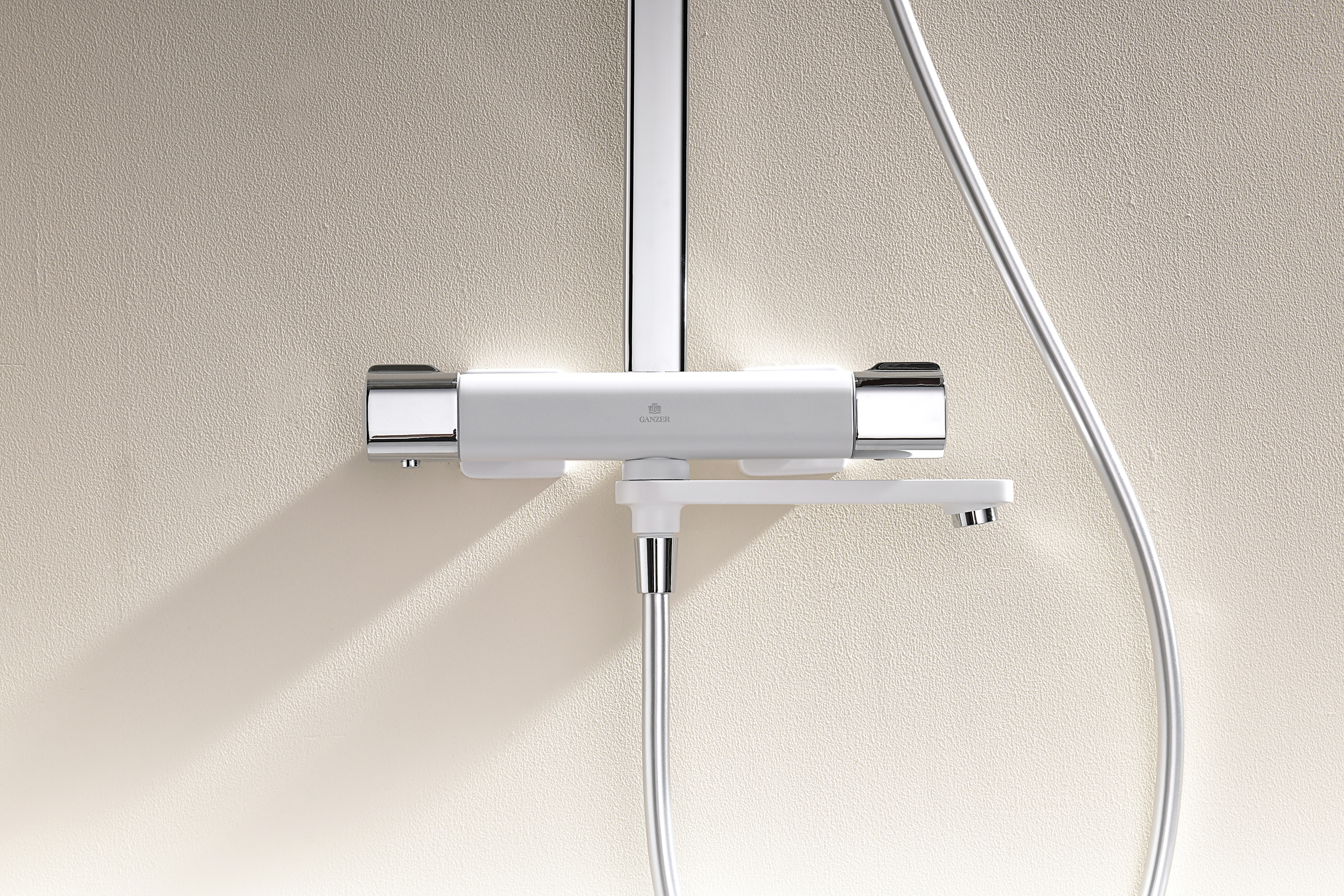 12071-F Душевая система с термостатом (БЕЛЫЙ) GANZER (5/1шт)