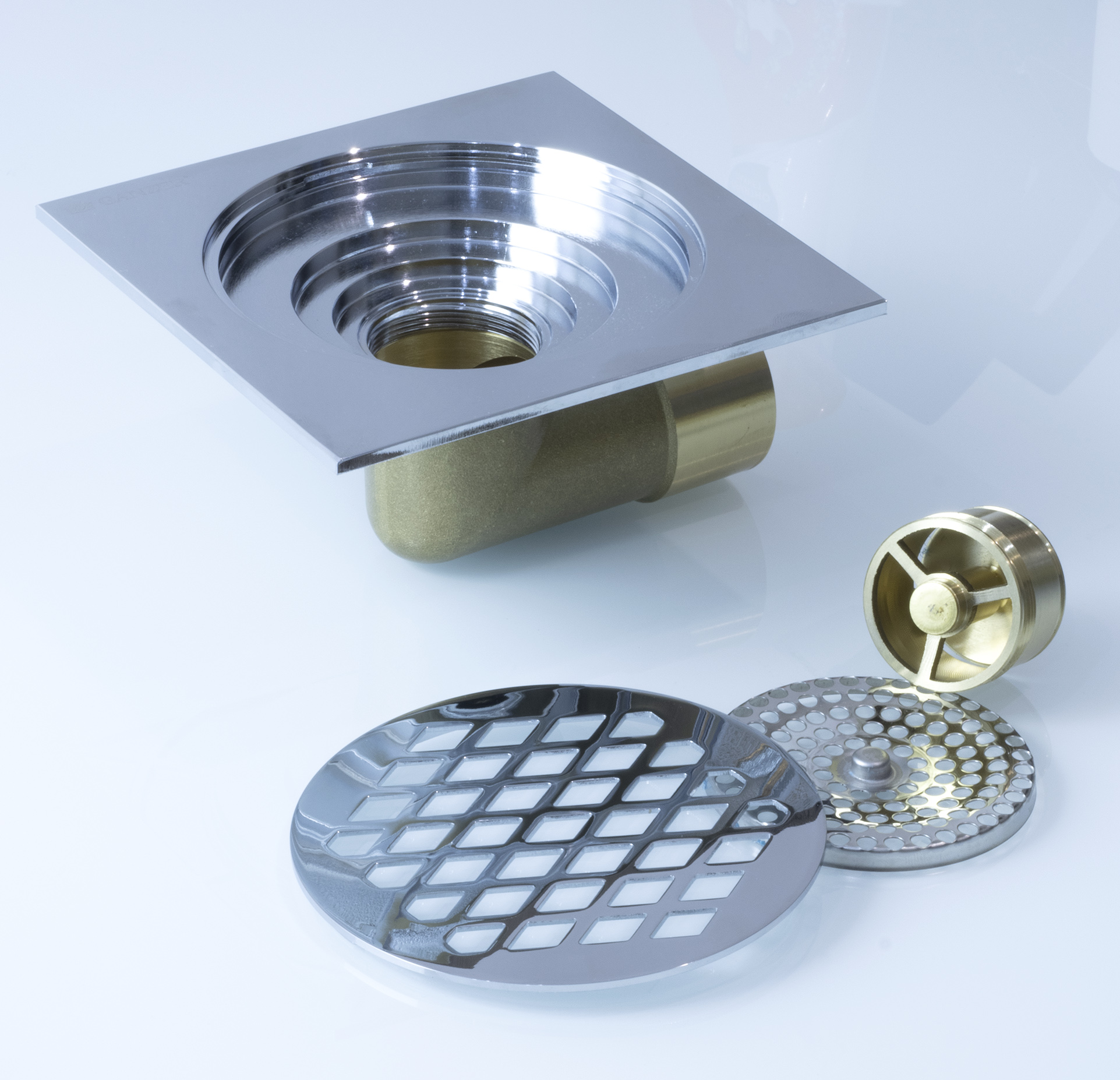 Трап угловой 15 х 15  (ХРОМ)  GANZER  (24/1шт)