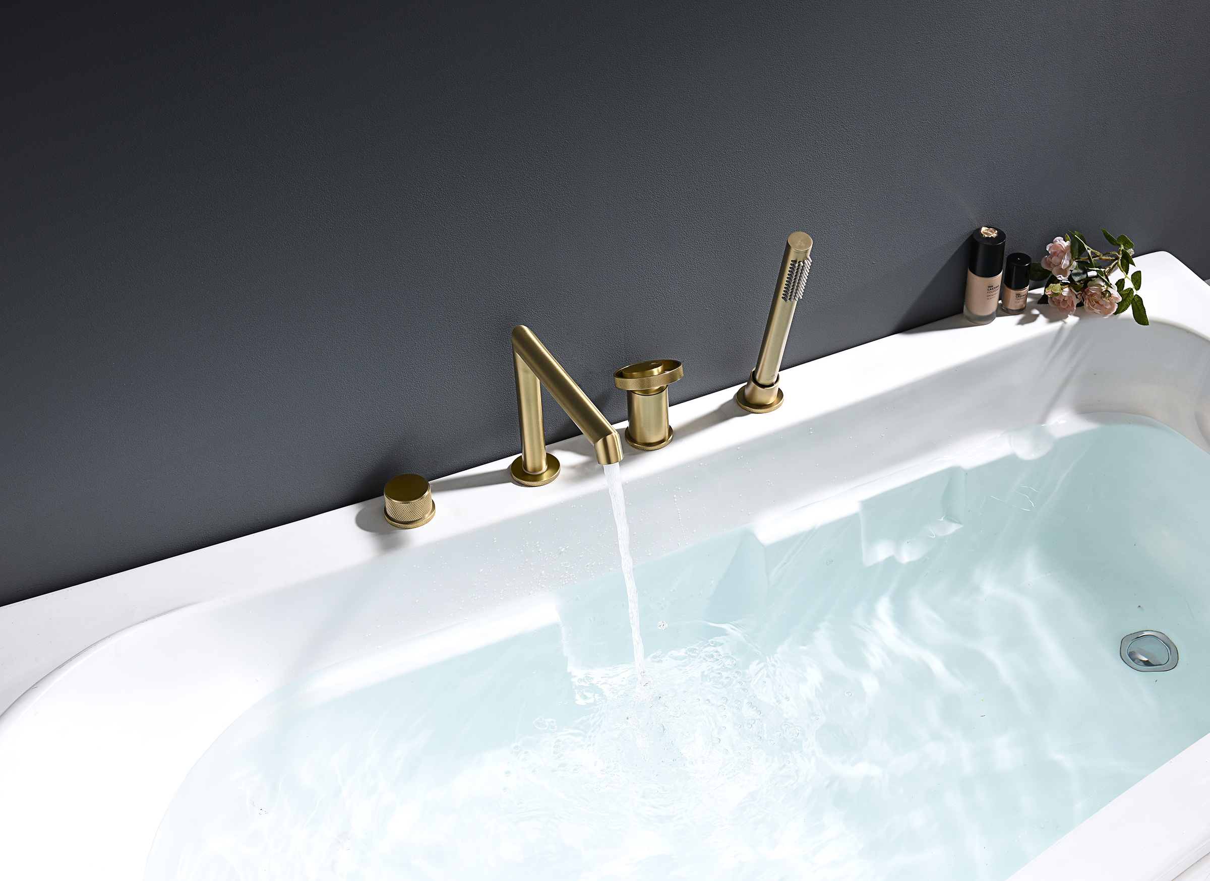 19133-S Смеситель на борт ванны (4-отв,Мат. Золото)  GANZER (6/1шт)