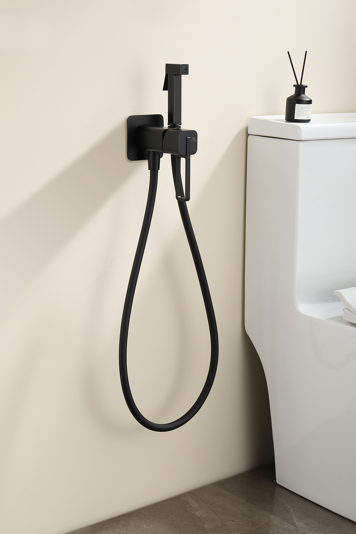 12157-C Смеситель встраиваемый с ГИГ. душем (ЧЕРНЫЙ) GANZER (10/1шт)