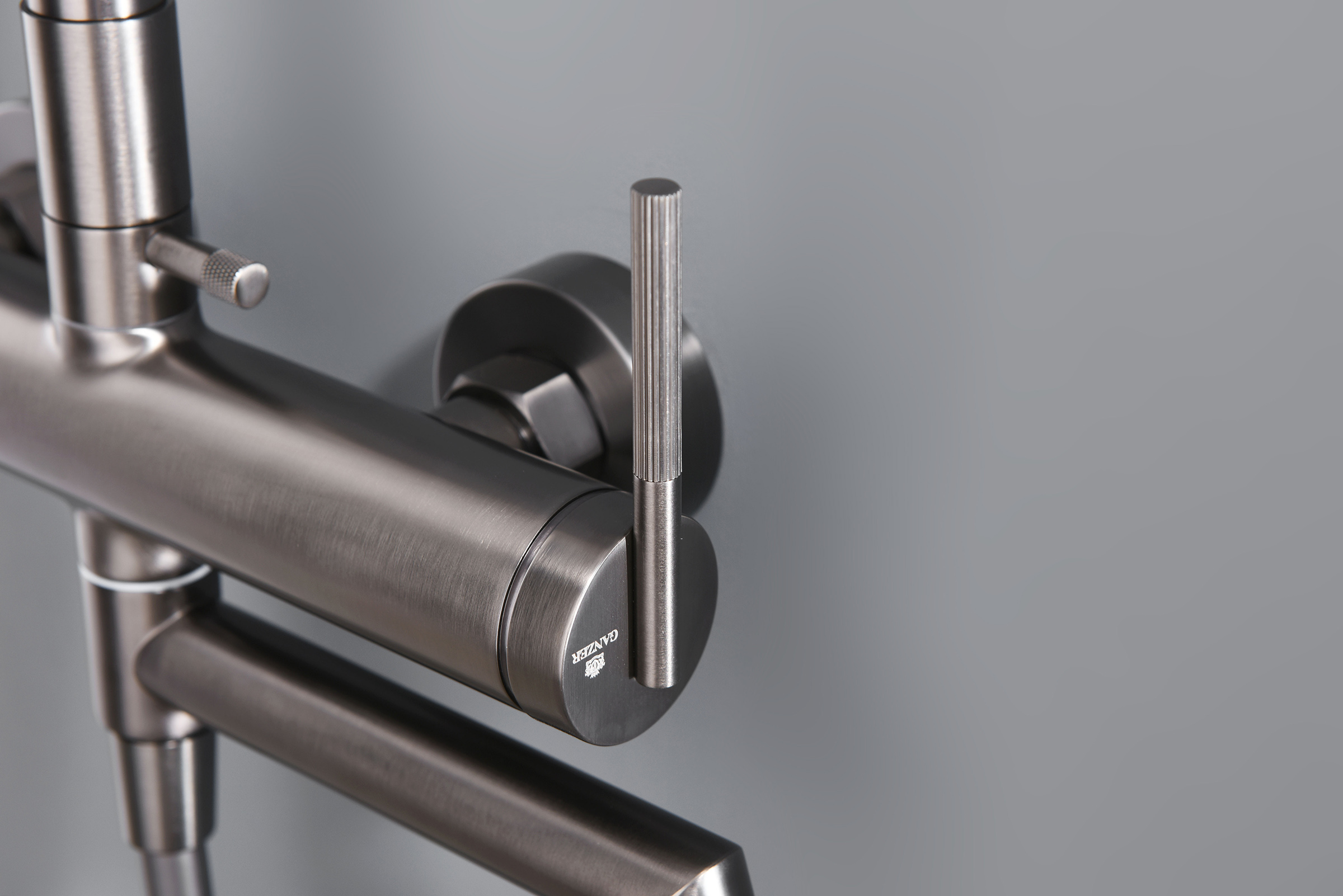 19162-Q Душевая система (ГРАФИТ) GANZER (5/1шт)