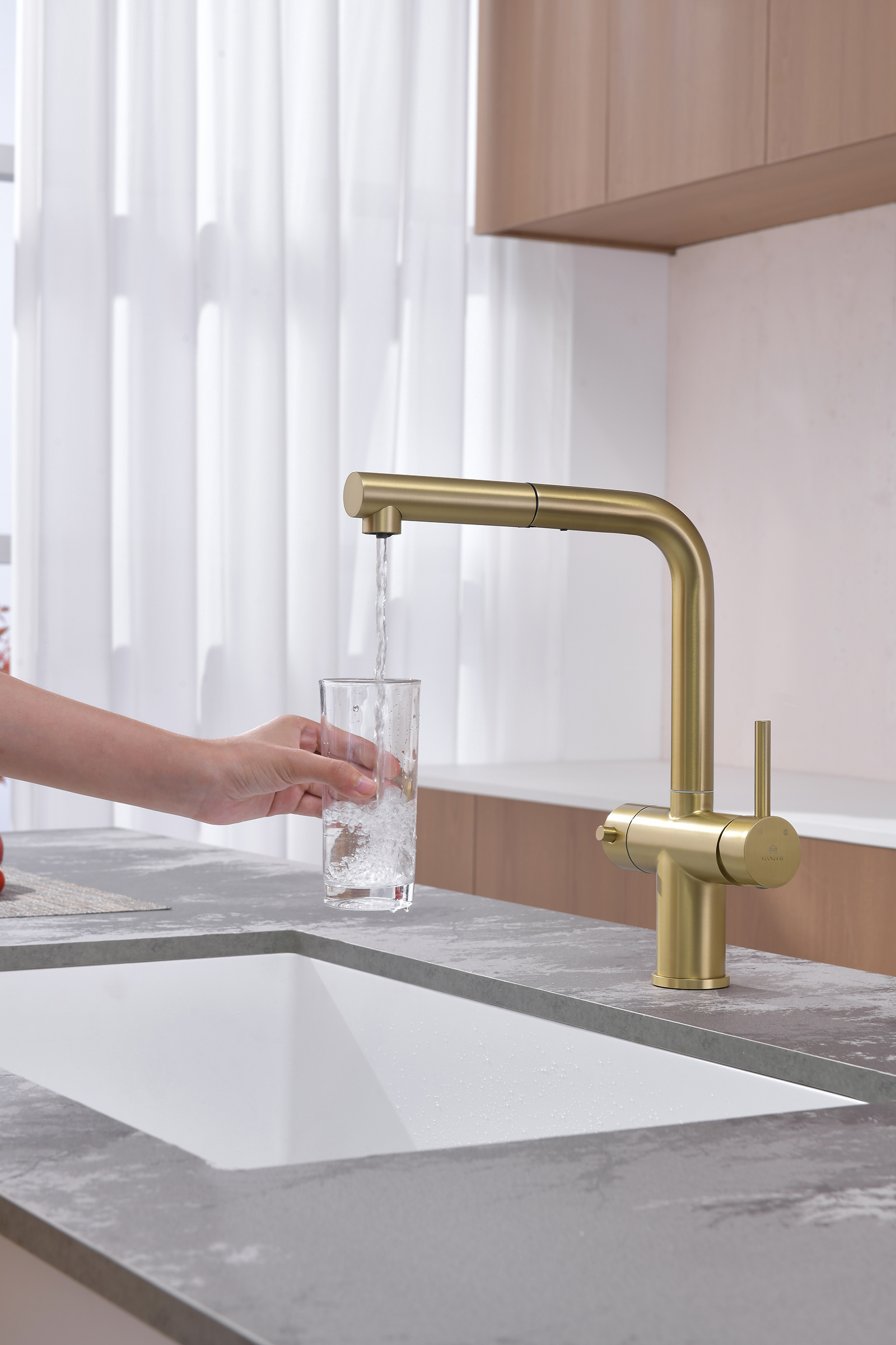 16036-S Смес. од. для кухни с ВЫД. лейкой и подк. ФИЛЬТ. (Мат. Золото)  GANZER (10/1шт)