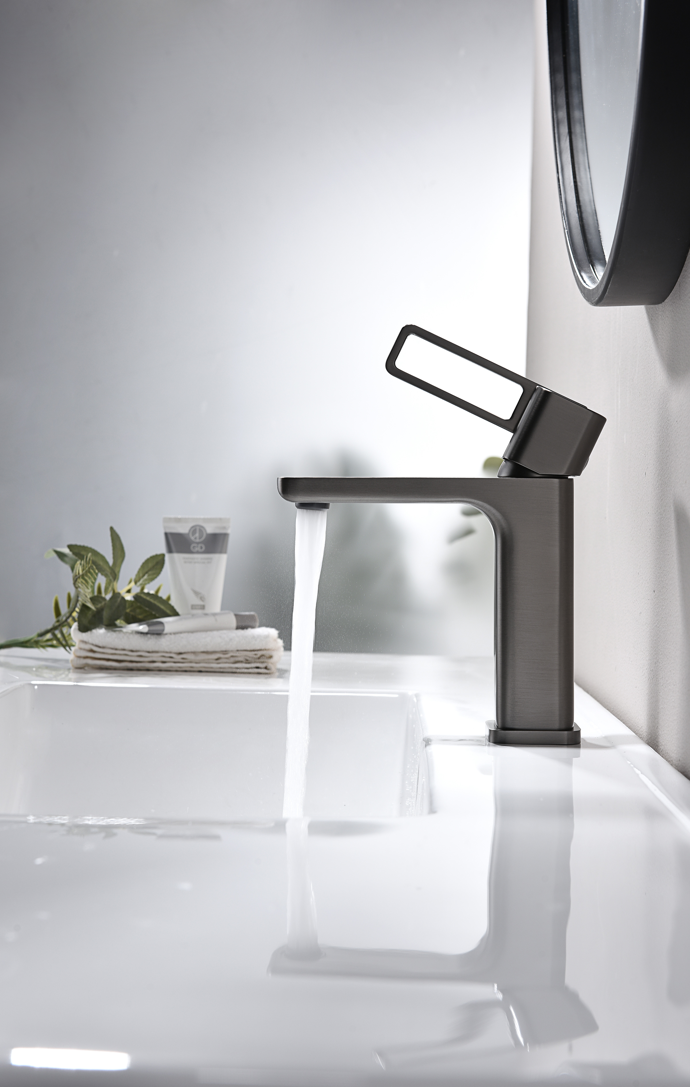 12111-Q Смеситель од. для раковины (ГРАФИТ) GANZER (10/1шт)