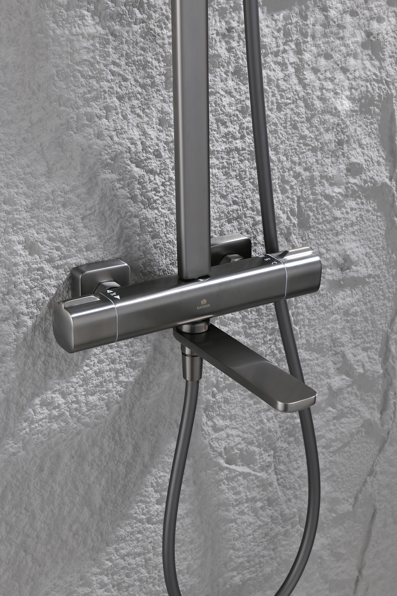 12171-Q Душевая система с термостатом (ГРАФИТ) GANZER (5/1шт)