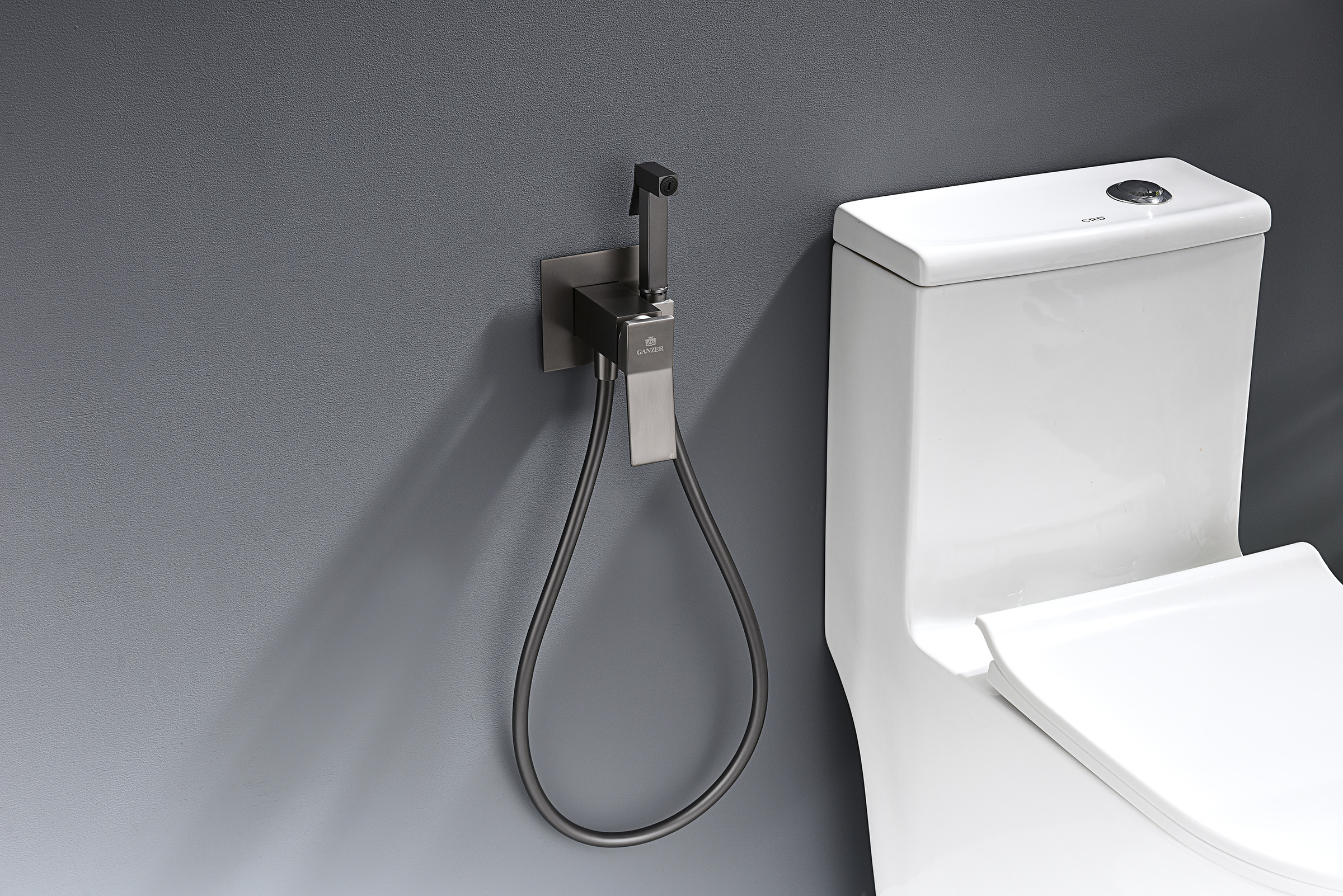 05157-Q Смеситель встраиваемый с ГИГ. душом (ГРАФИТ) GANZER (10/1шт)