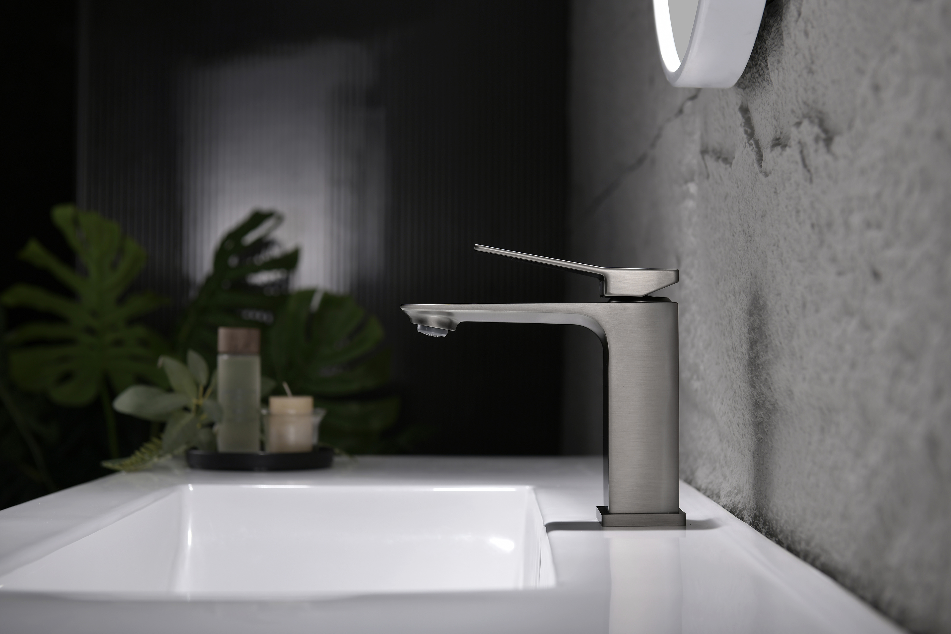 05111-Q Смеситель од. для раковины (ГРАФИТ) GANZER (10/1шт)