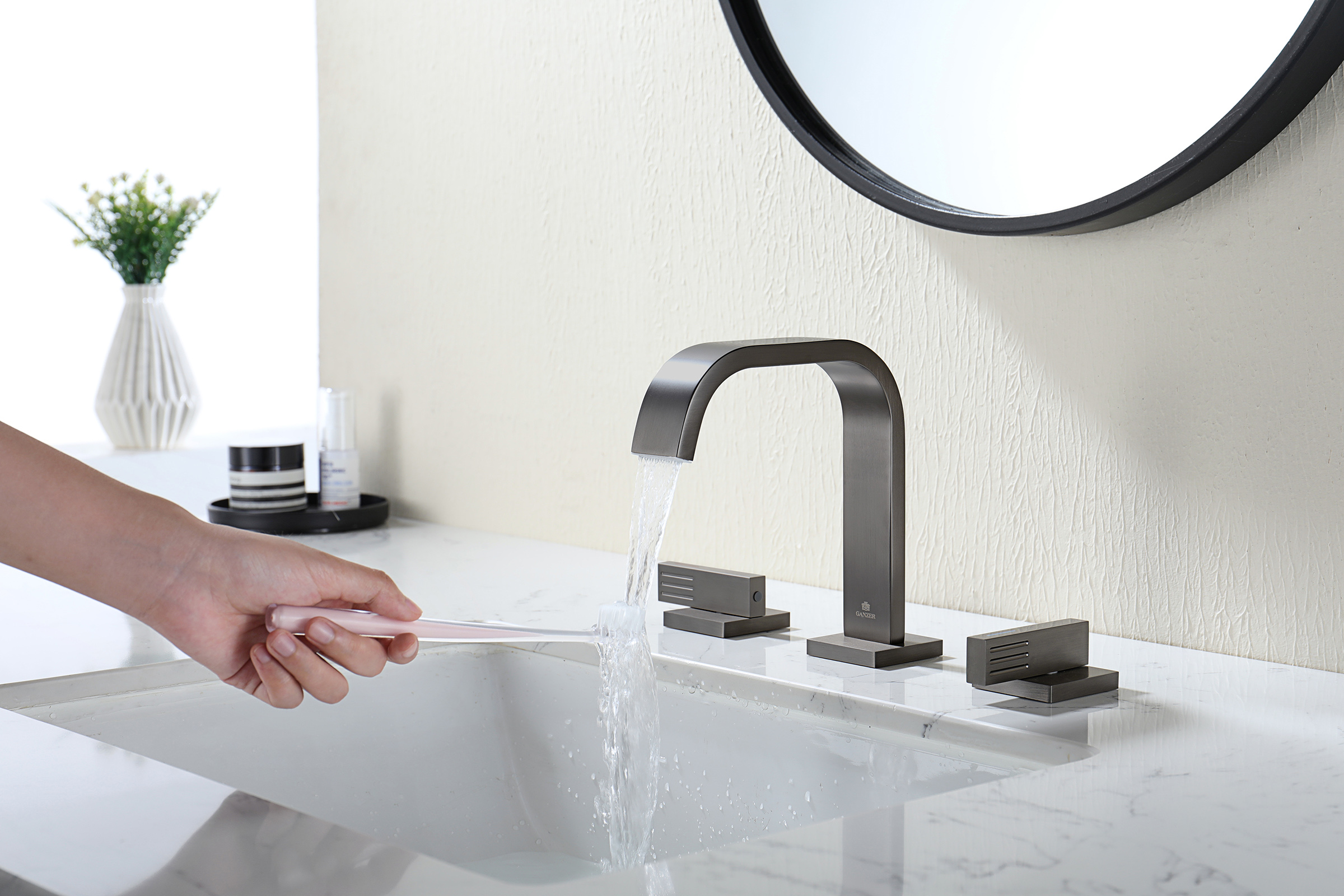 01115-Q Смеситель на борт раковины (3-отв,ГРАФИТ) GANZER (10/1шт)