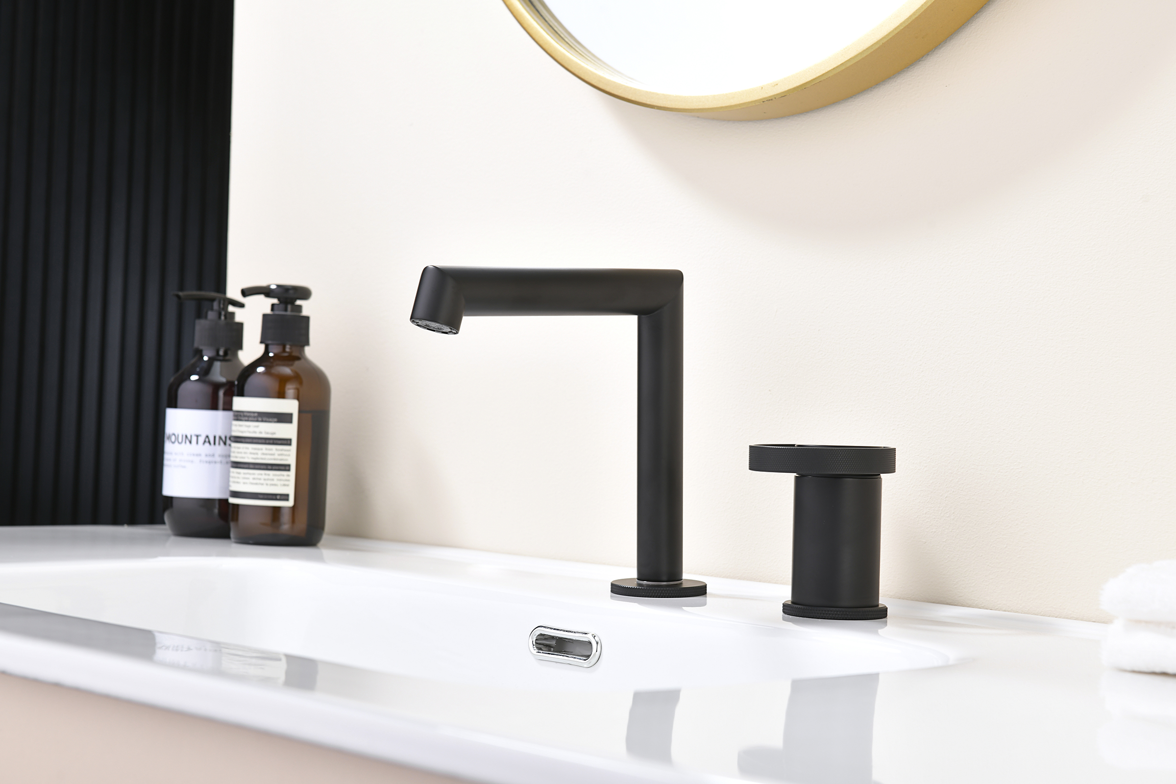 19114-C Смеситель на борт раковины (2-отв,ЧЕРНЫЙ)  GANZER (10/1шт)