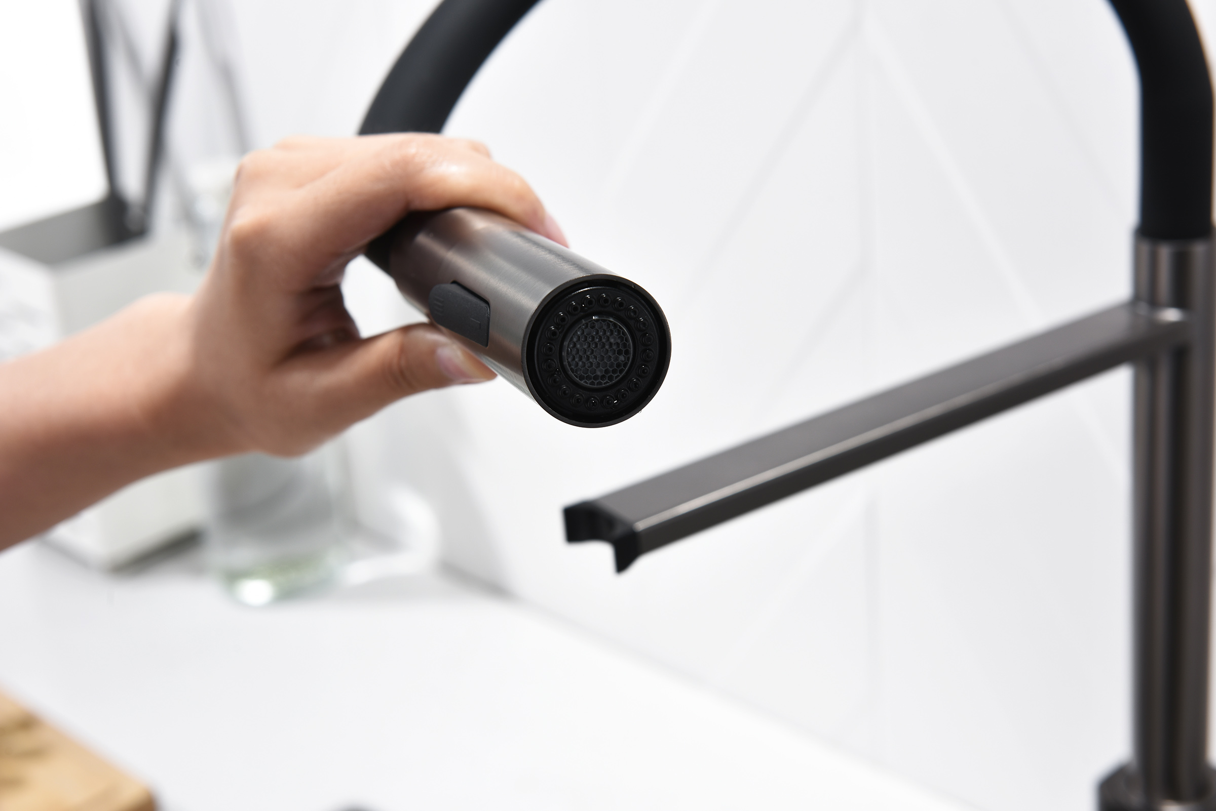 12127-QC Смеситель для кухни с гиб. МАГНИТ. изливом (ГРАФИТ+ЧЕР.) GANZER (10/1шт)