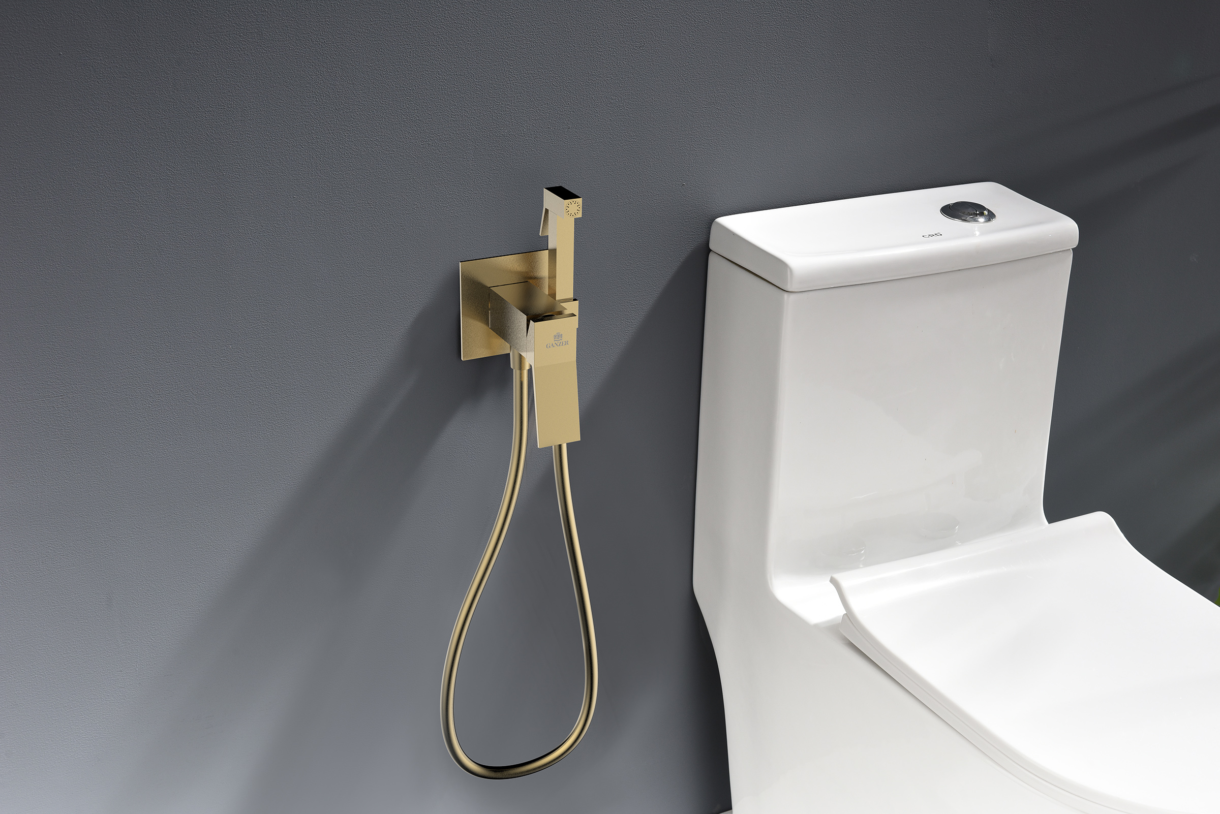 05157-S Смеситель встраиваемый с ГИГ. душом (Мат. Золото) GANZER (10/1шт)