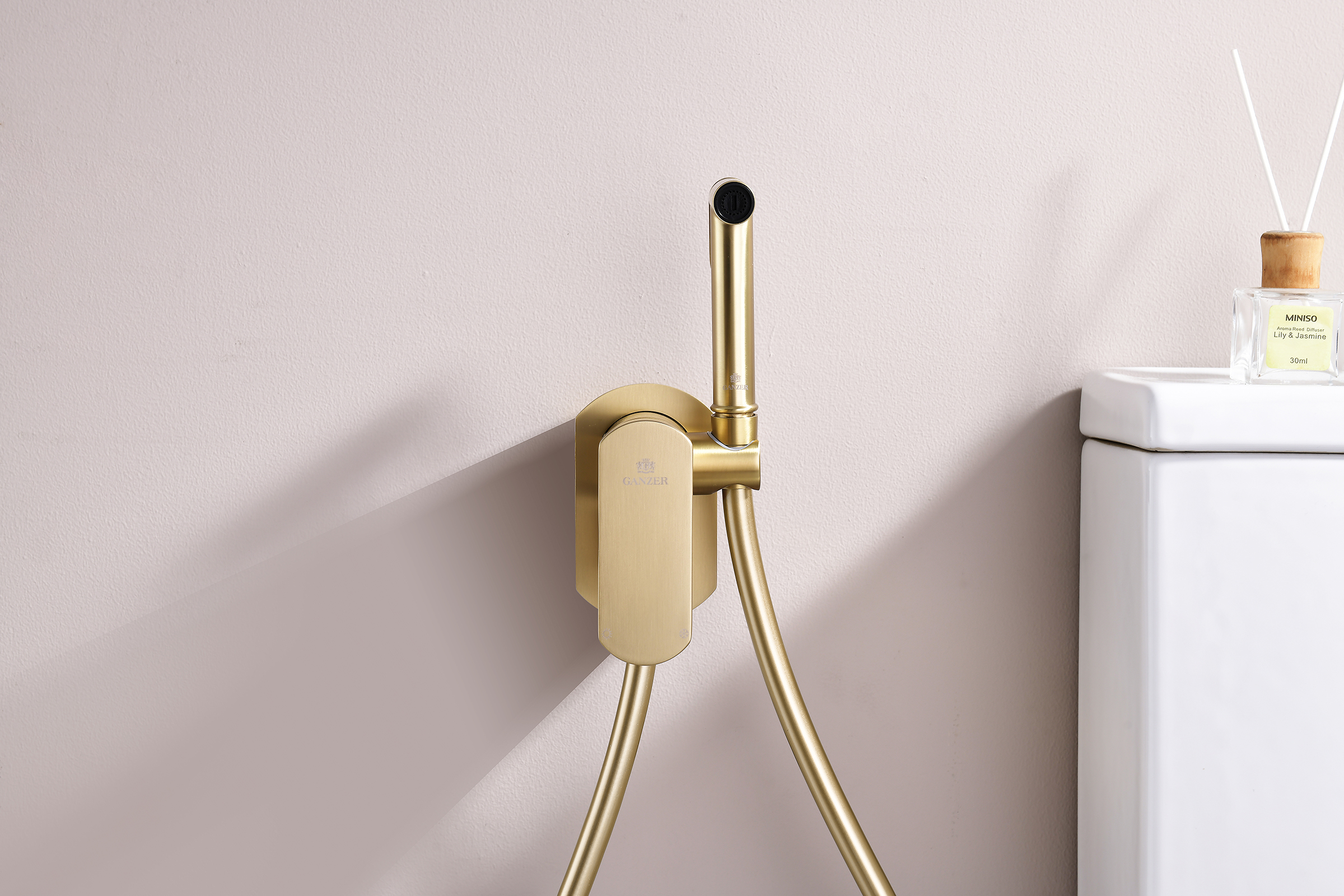 06157-S Смеситель встраиваемый с ГИГ. душем (Мат. Золото) GANZER (10/1шт)