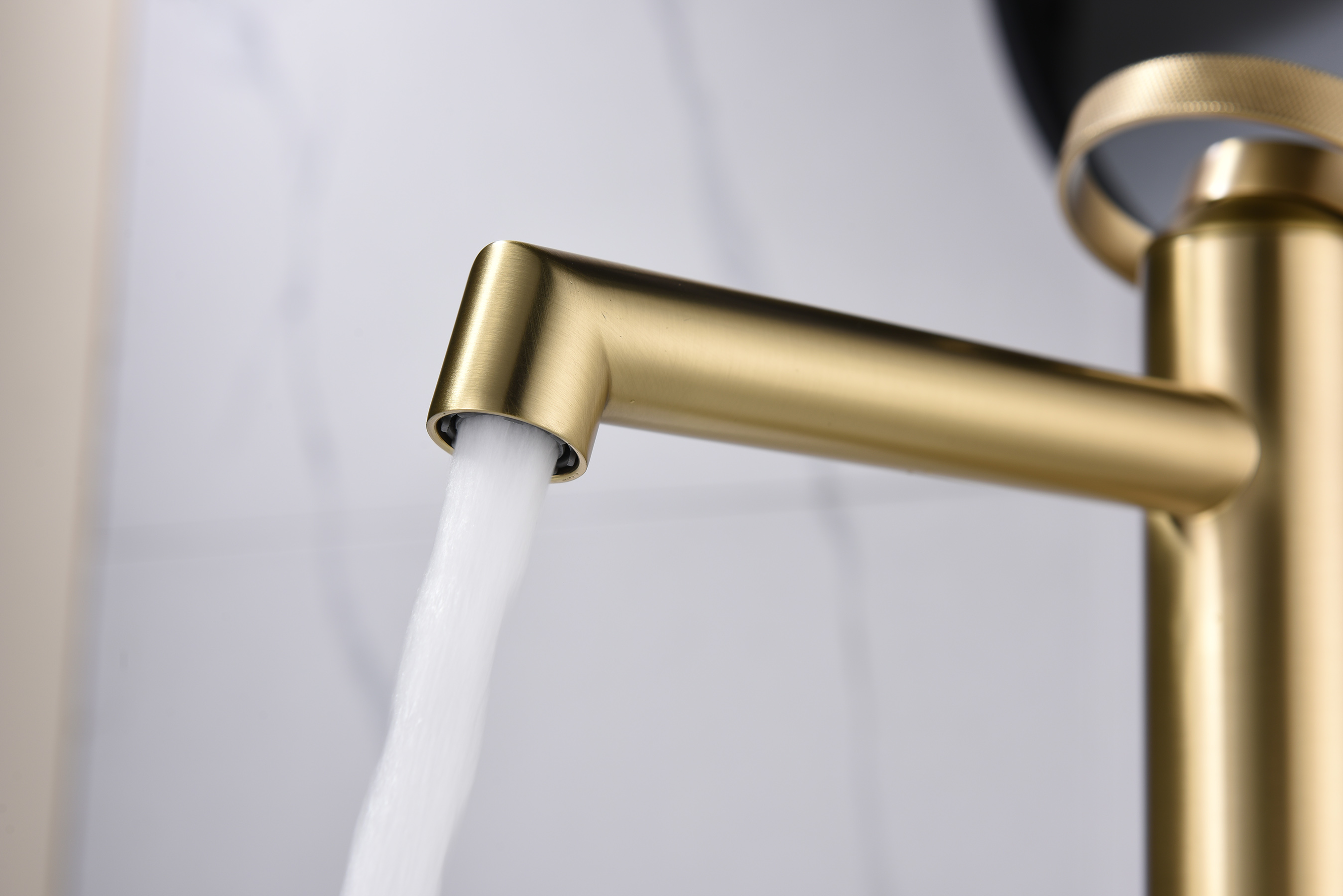 19112-S Смеситель од. для раковины-чаши (Мат. Золото) GANZER (10/1шт)