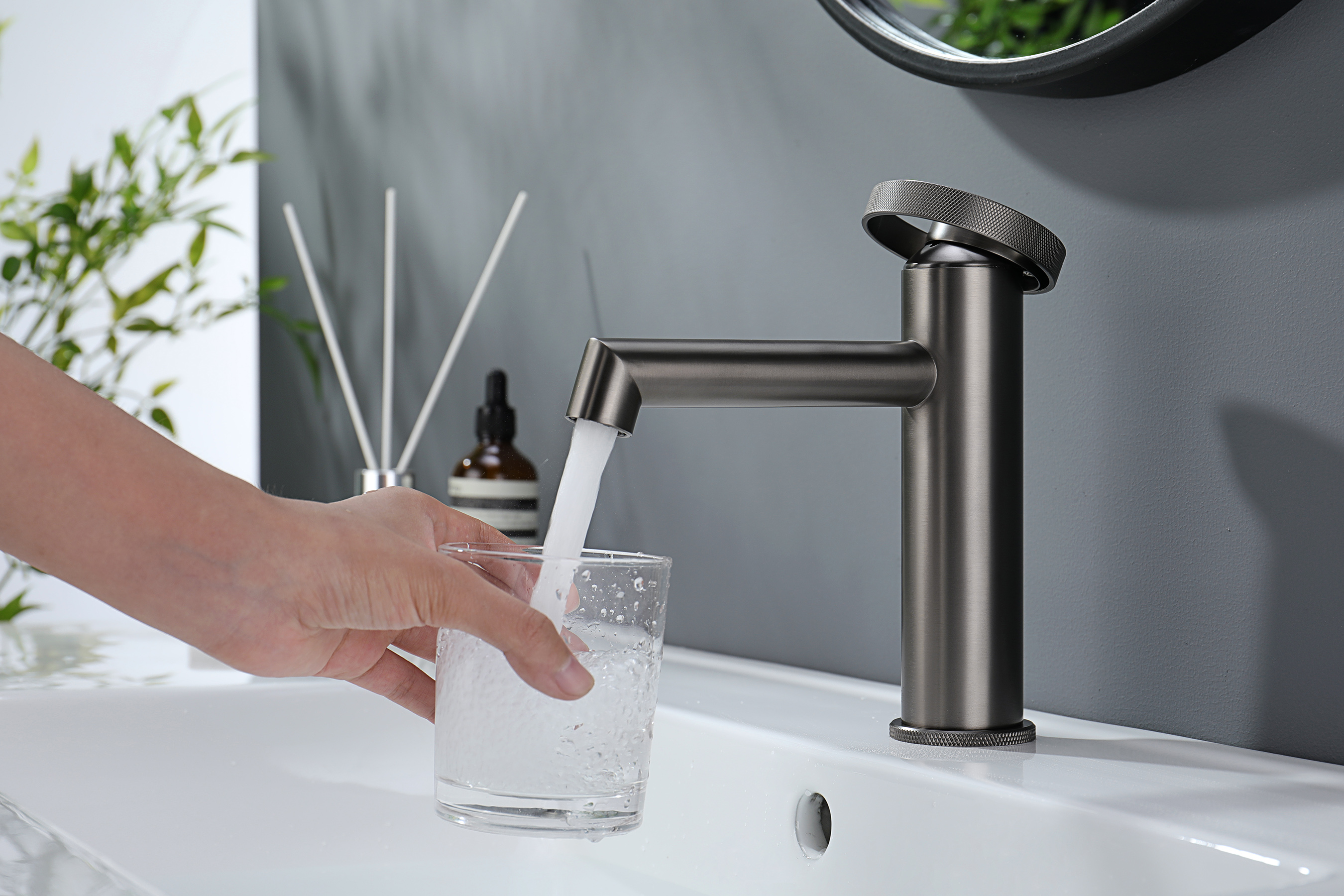 19111-Q Смеситель од. для раковины (ГРАФИТ) GANZER (10/1шт)