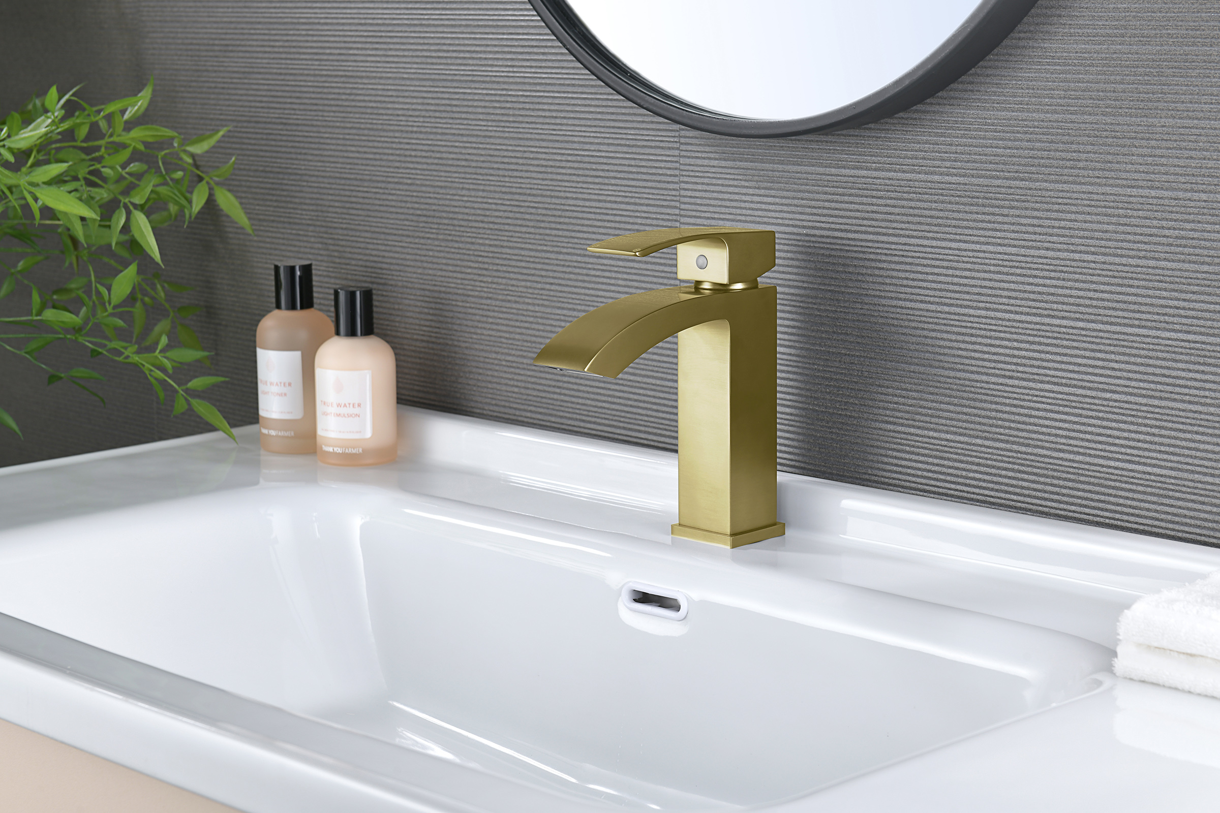 44111-S Смеситель од. для раковины (Мат. Золото) GANZER (10/1шт)