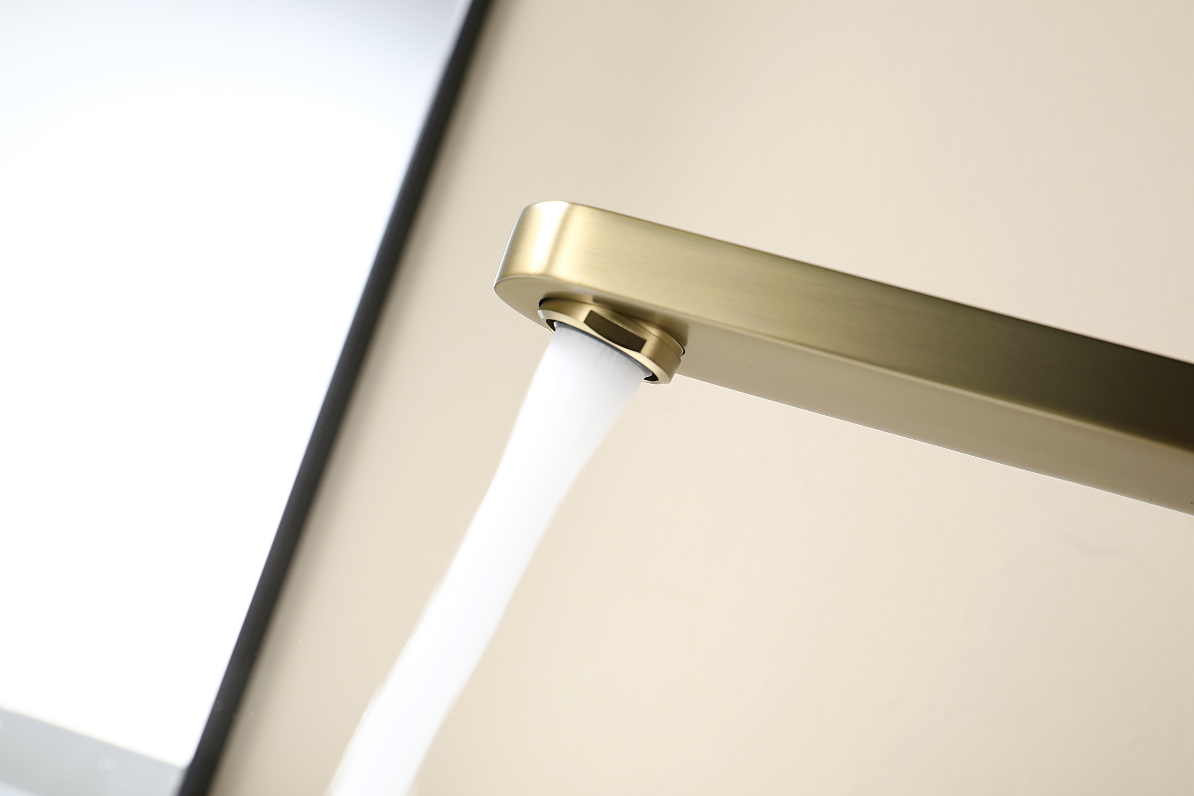 06112-S Смеситель од. для раковины-чаши (Мат. Золото) GANZER (10/1шт)