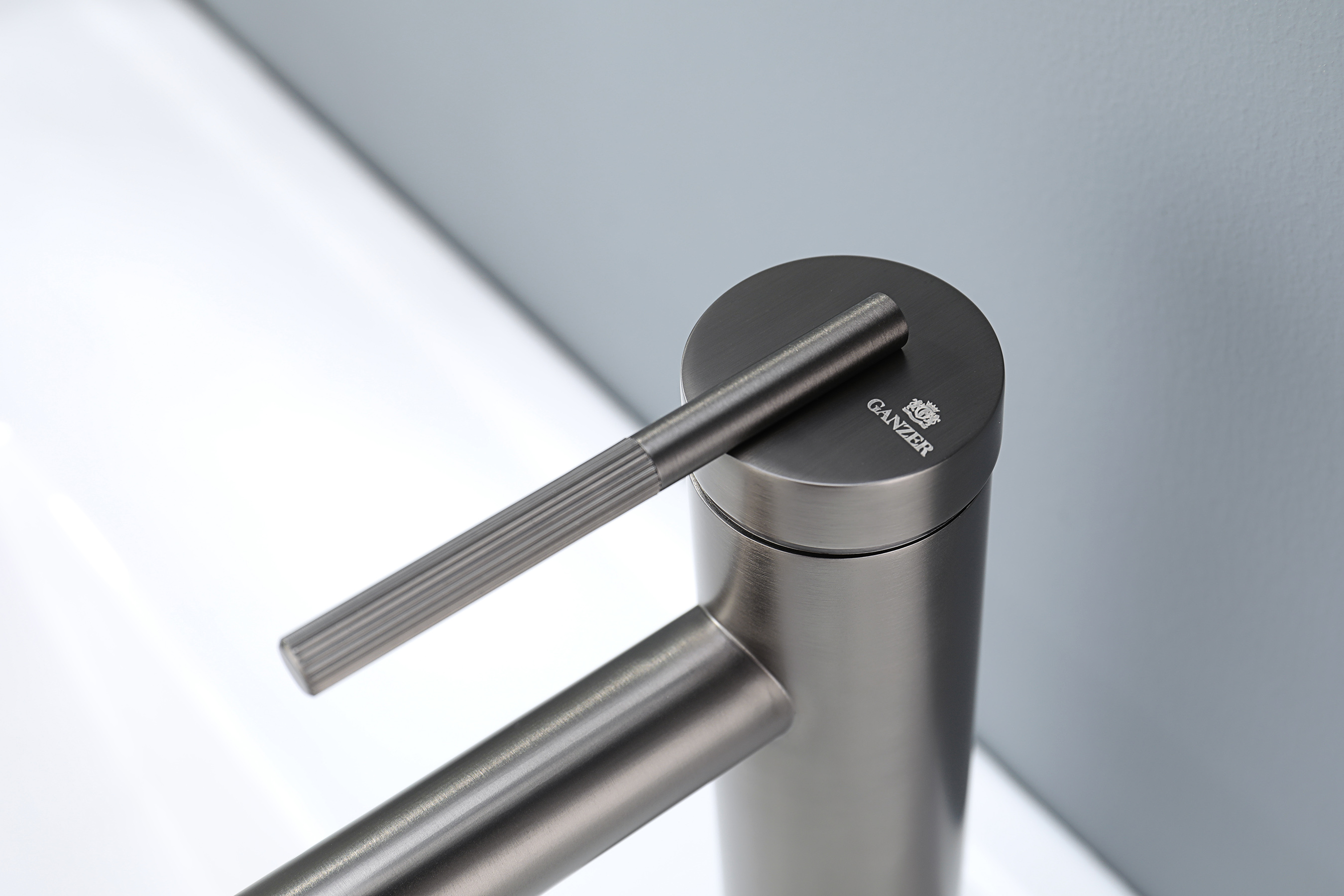 19111-Q Смеситель од. для раковины (ГРАФИТ) GANZER (10/1шт)