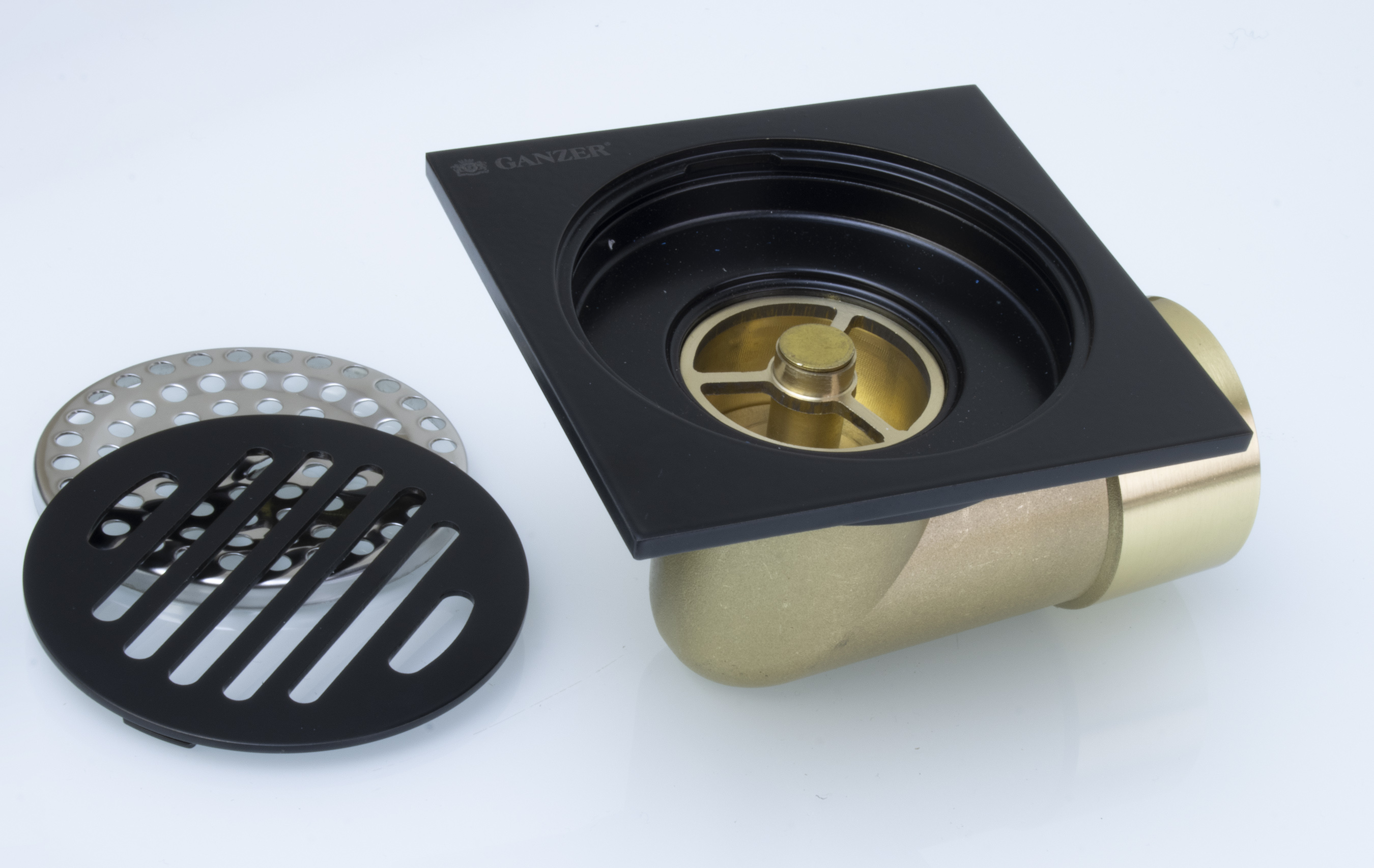 Трап угловой 10 х 10  (ЧЕРНЫЙ)  GANZER  (60/1шт)