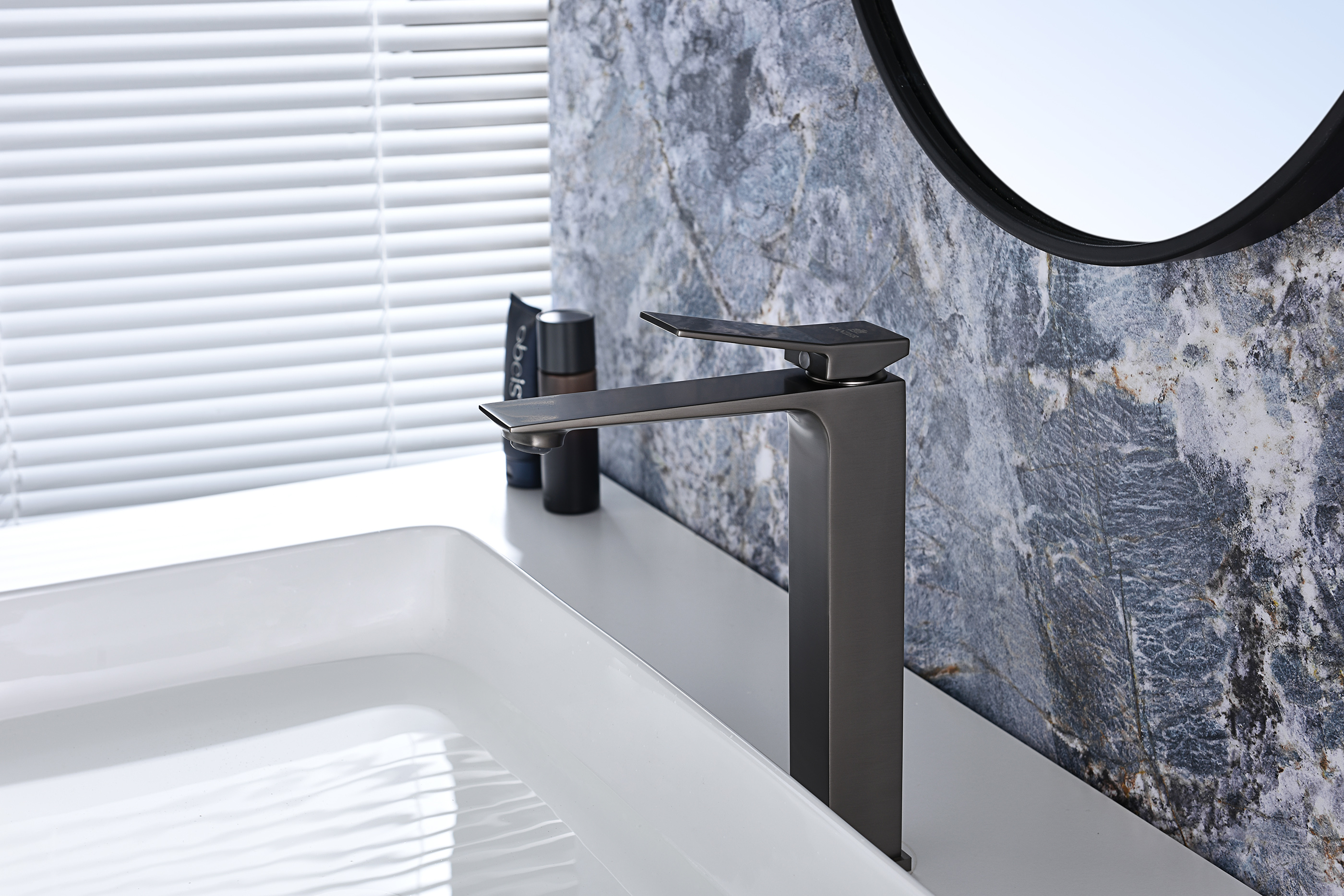 05112-Q Смеситель од. для раковины-чаши (ГРАФИТ) GANZER (10/1шт)