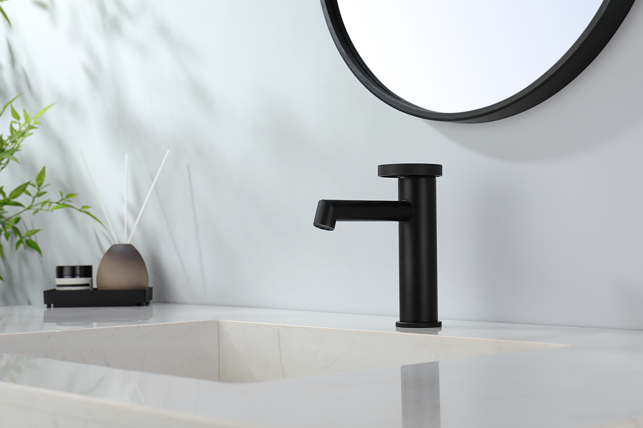 19111-C Смеситель од. для раковины (ЧЕРНЫЙ) GANZER (10/1шт)