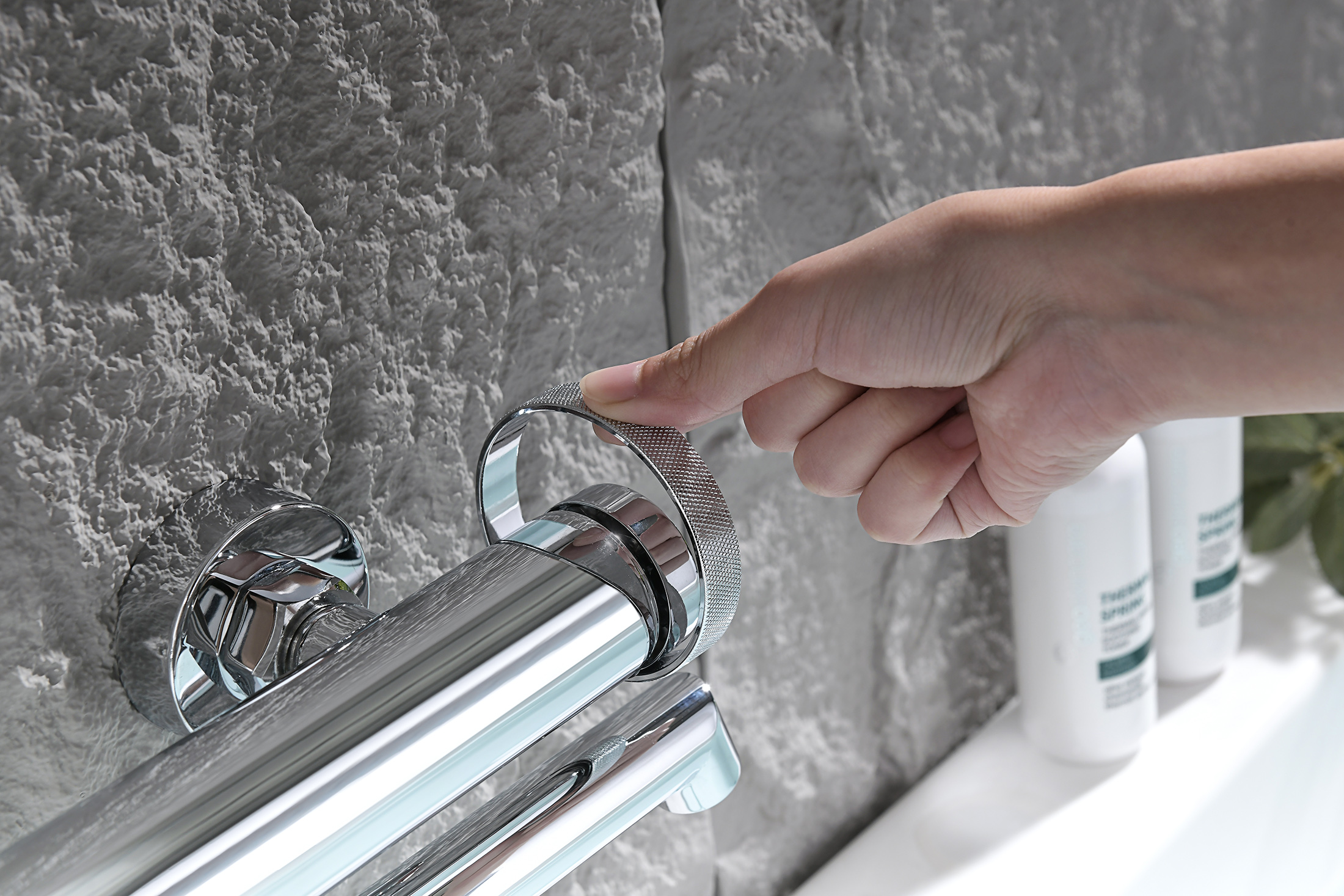 19132 Смеситель од. для ванны кор. (ХРОМ)  GANZER  (8/1шт)