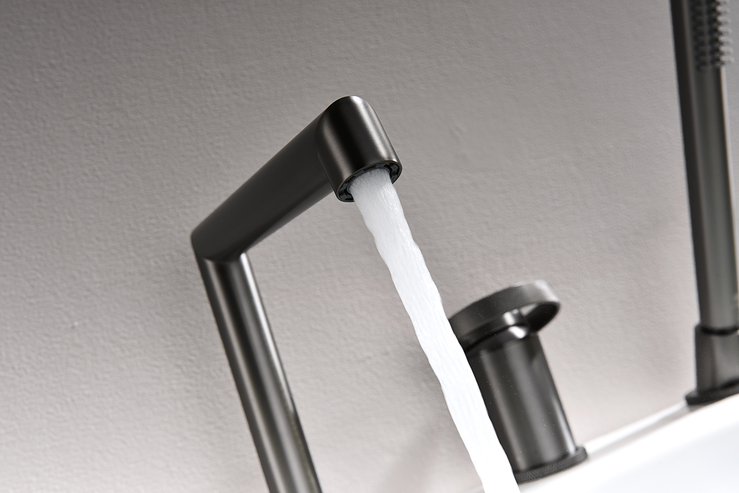 19133-Q Смеситель на борт ванны (4-отв,ГРАФИТ)  GANZER (6/1шт)