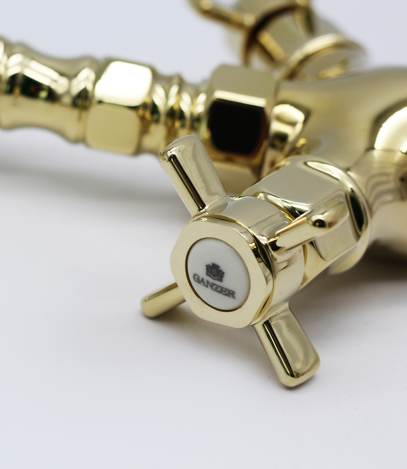 15022-E Смеситель двухвент для кухни ЗОЛОТО GANZER (10/1шт)