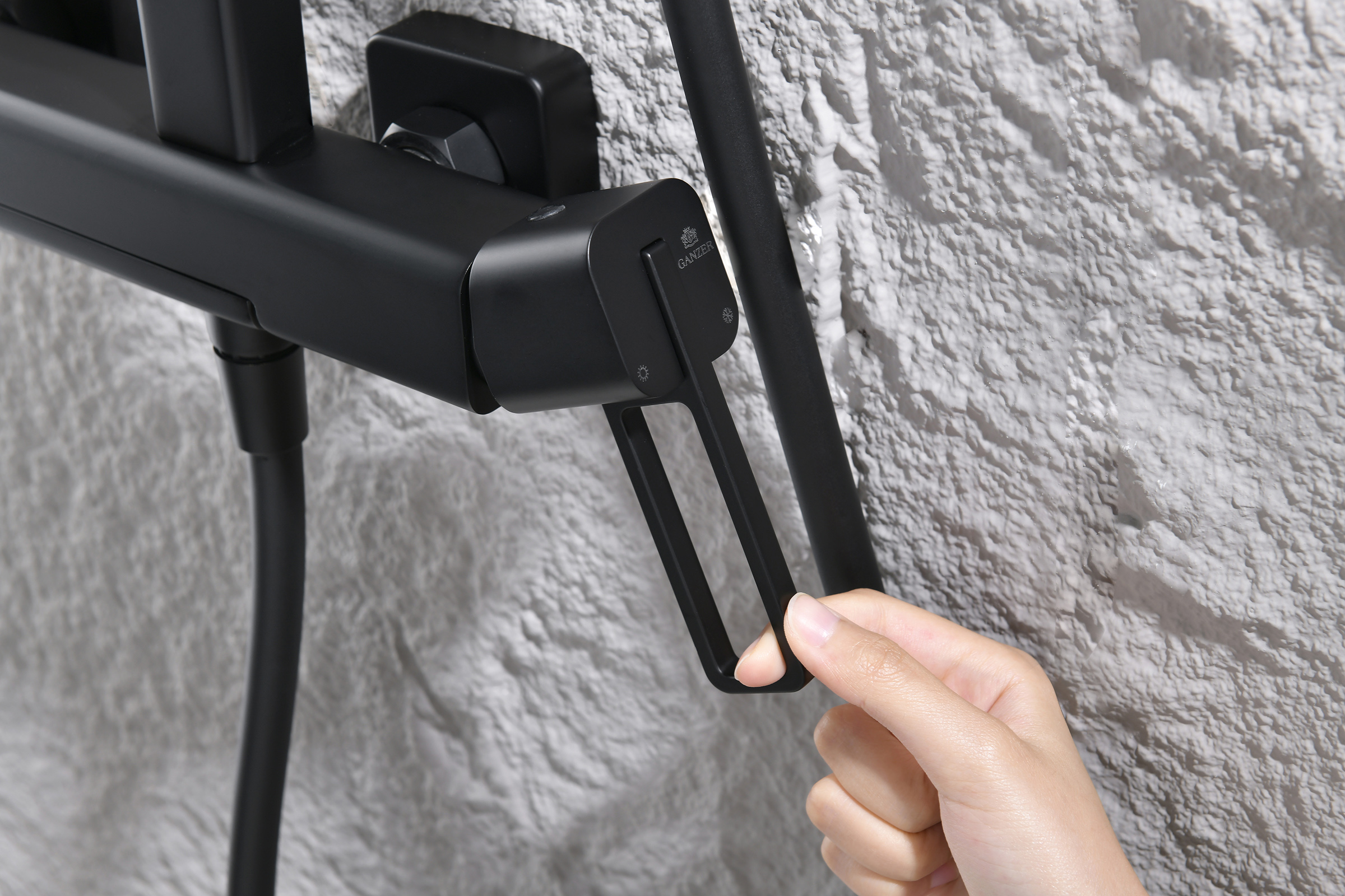 12163-C Душевая система (ЧЕРНЫЙ) GANZER (5/1шт)