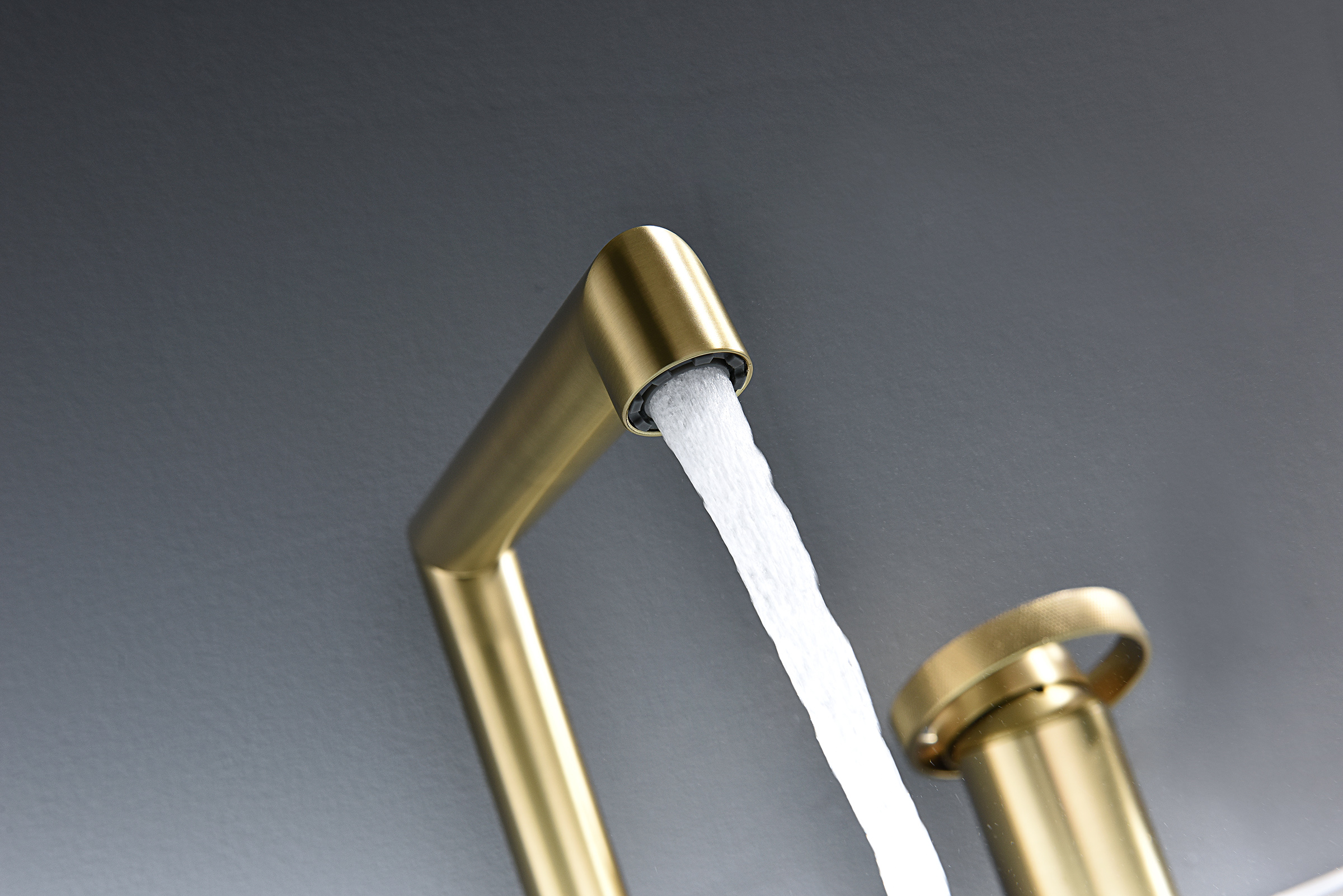 19133-S Смеситель на борт ванны (4-отв,Мат. Золото)  GANZER (6/1шт)