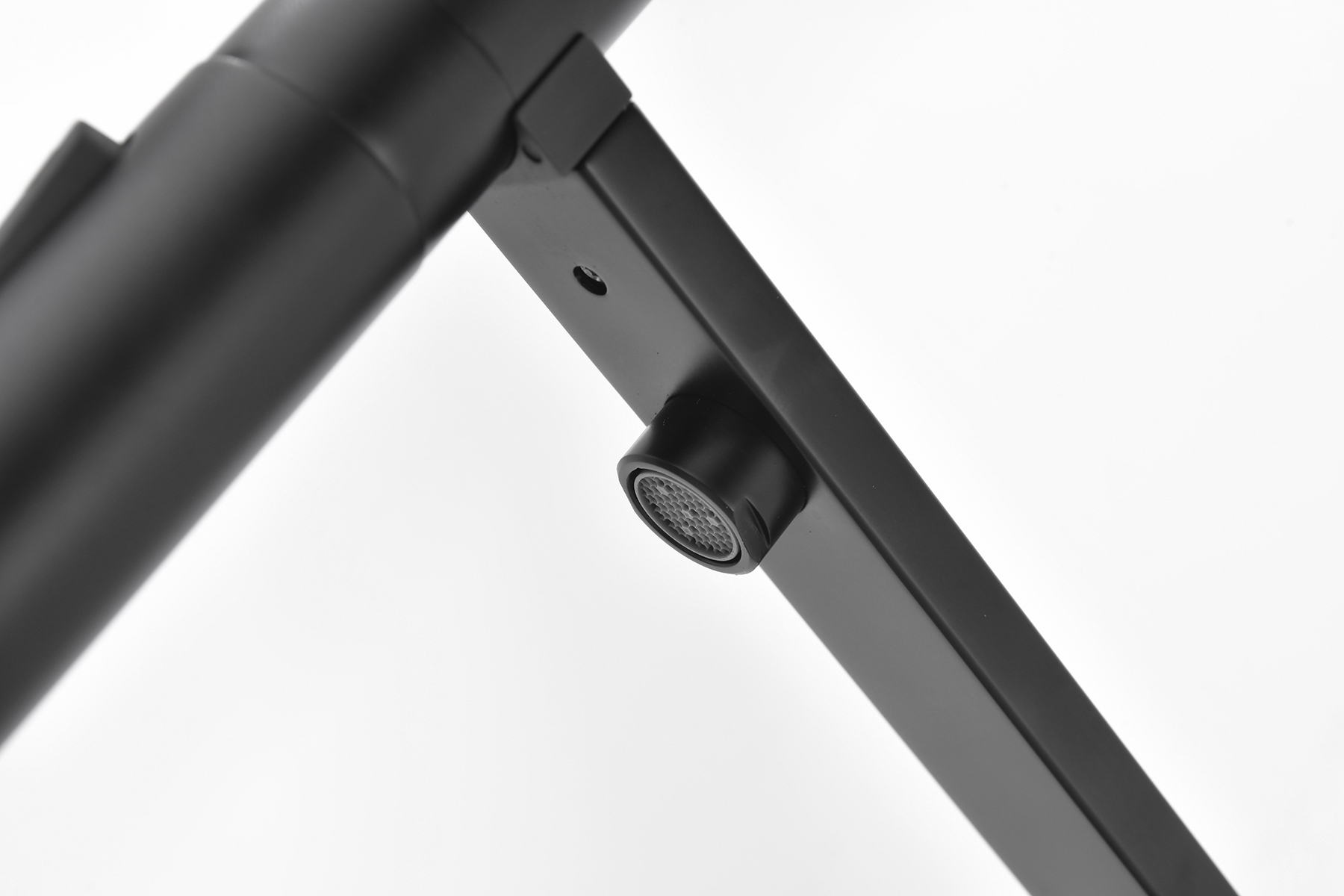 07127-C Смес. для кухни с гиб МАГ. изл. и под. фильт. (ЧЕР.+ЧЕР.) GANZER (10/1шт)