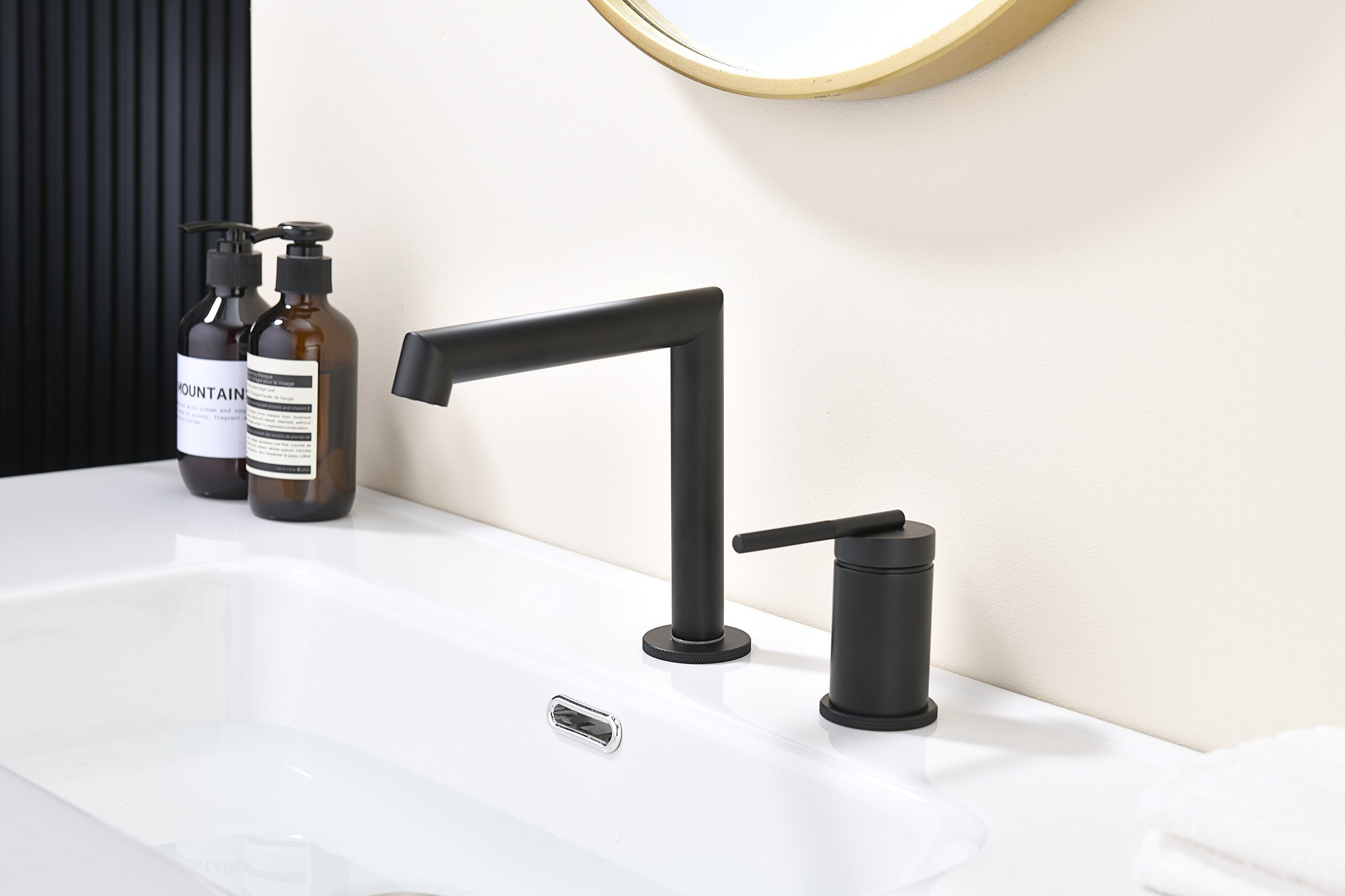 19114-C Смеситель на борт раковины (2-отв,ЧЕРНЫЙ)  GANZER (10/1шт)