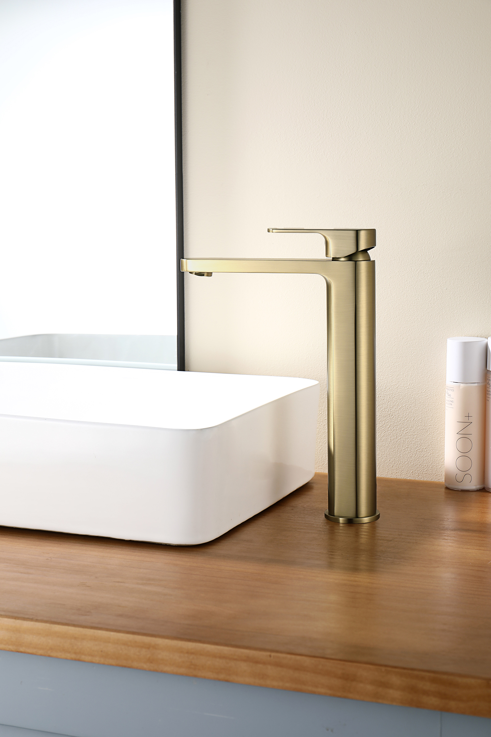 06112-S Смеситель од. для раковины-чаши (Мат. Золото) GANZER (10/1шт)