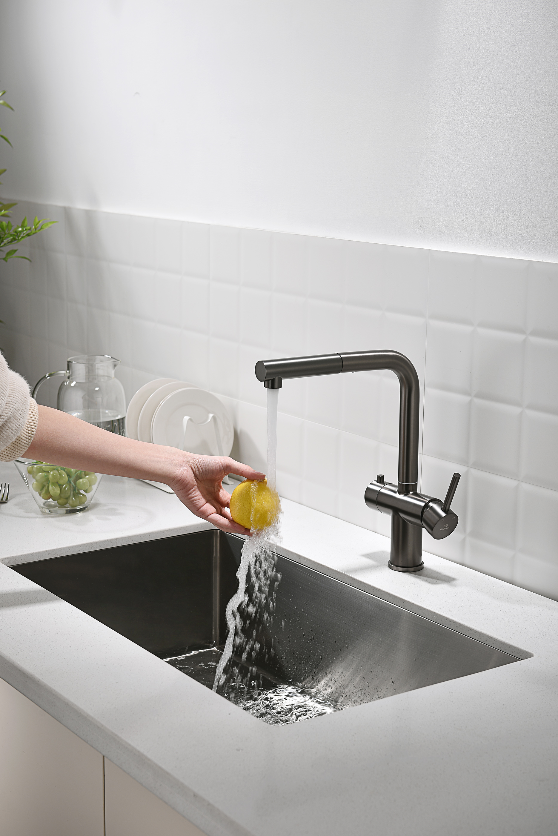 16036-Q Смес. од. для кухни с ВЫД. лейкой и подк. ФИЛЬТ. (ГРАФИТ)  GANZER (10/1шт)