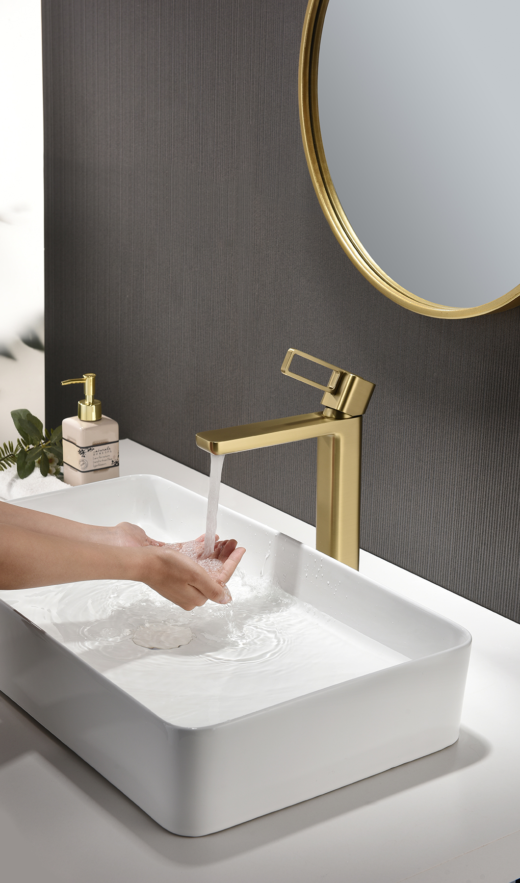 12112-S Смеситель од. для раковины-чаши (Мат. Золото) GANZER (10/1шт)