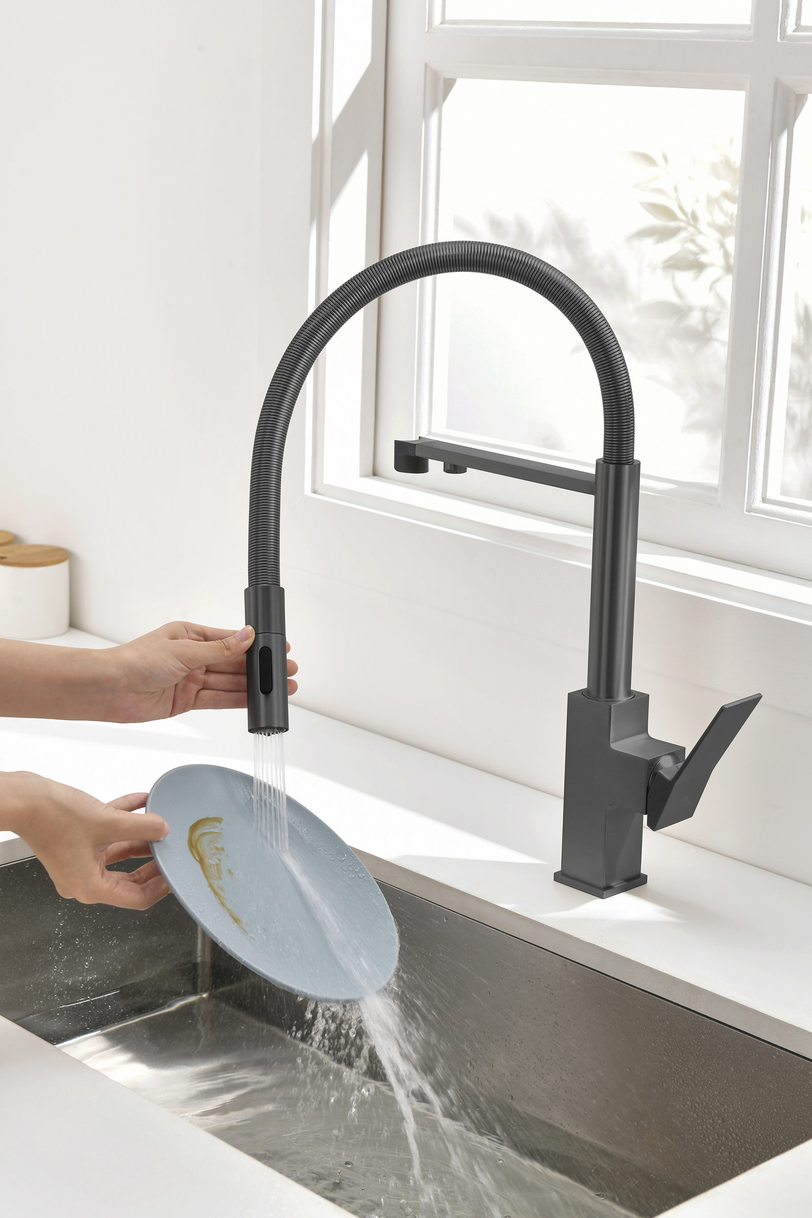 05126-Q Смес. для кухни с гиб МАГ. изл. и под. фильт. (ГРАФИТ) GANZER (10/1шт)