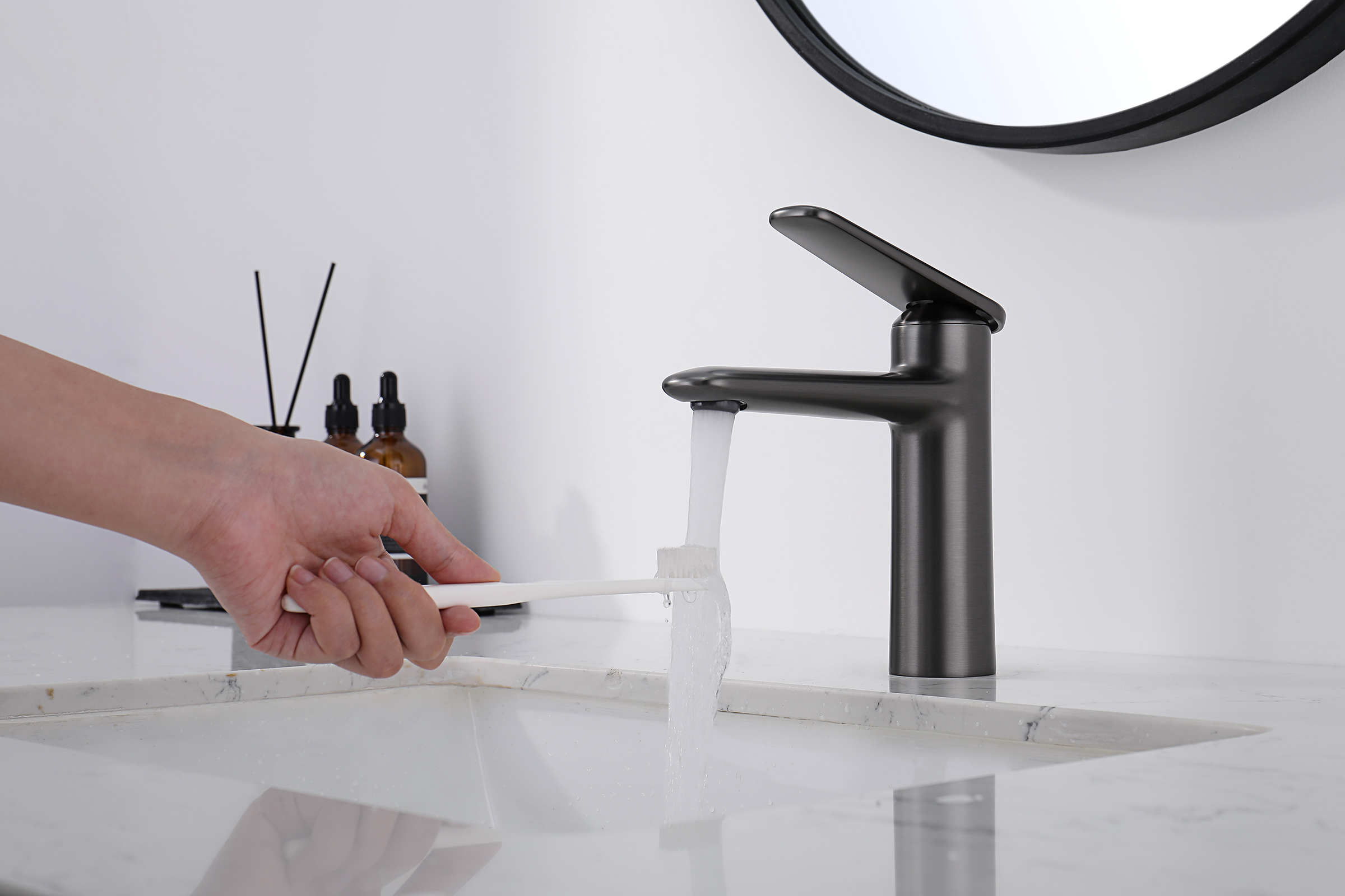 02111-Q Смеситель од. для раковины (ГРАФИТ) GANZER (10/1шт)