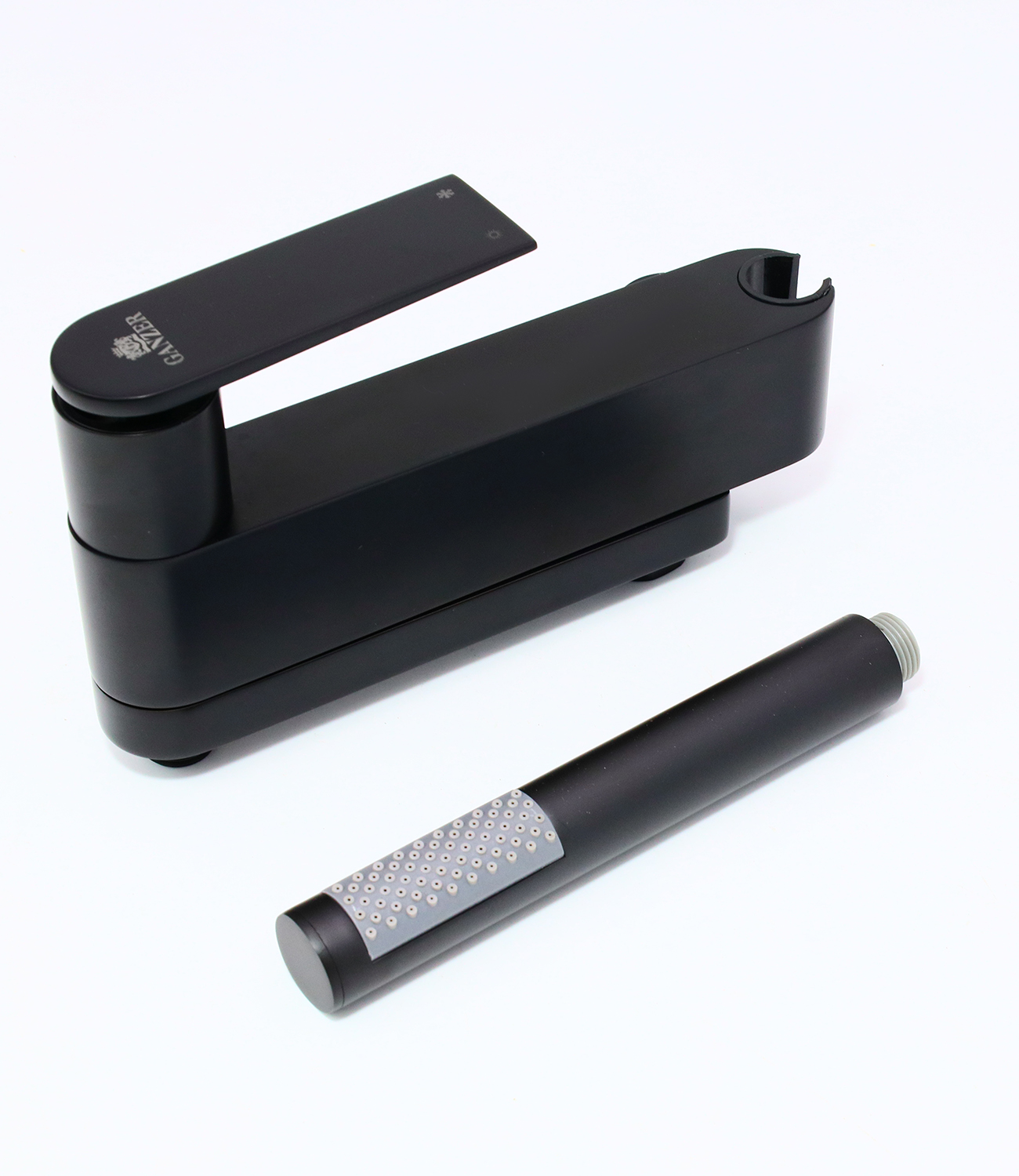 07031-C Смеситель однорычажный для ванны (ЧЕРНЫЙ) "GANZER" (5/1шт)