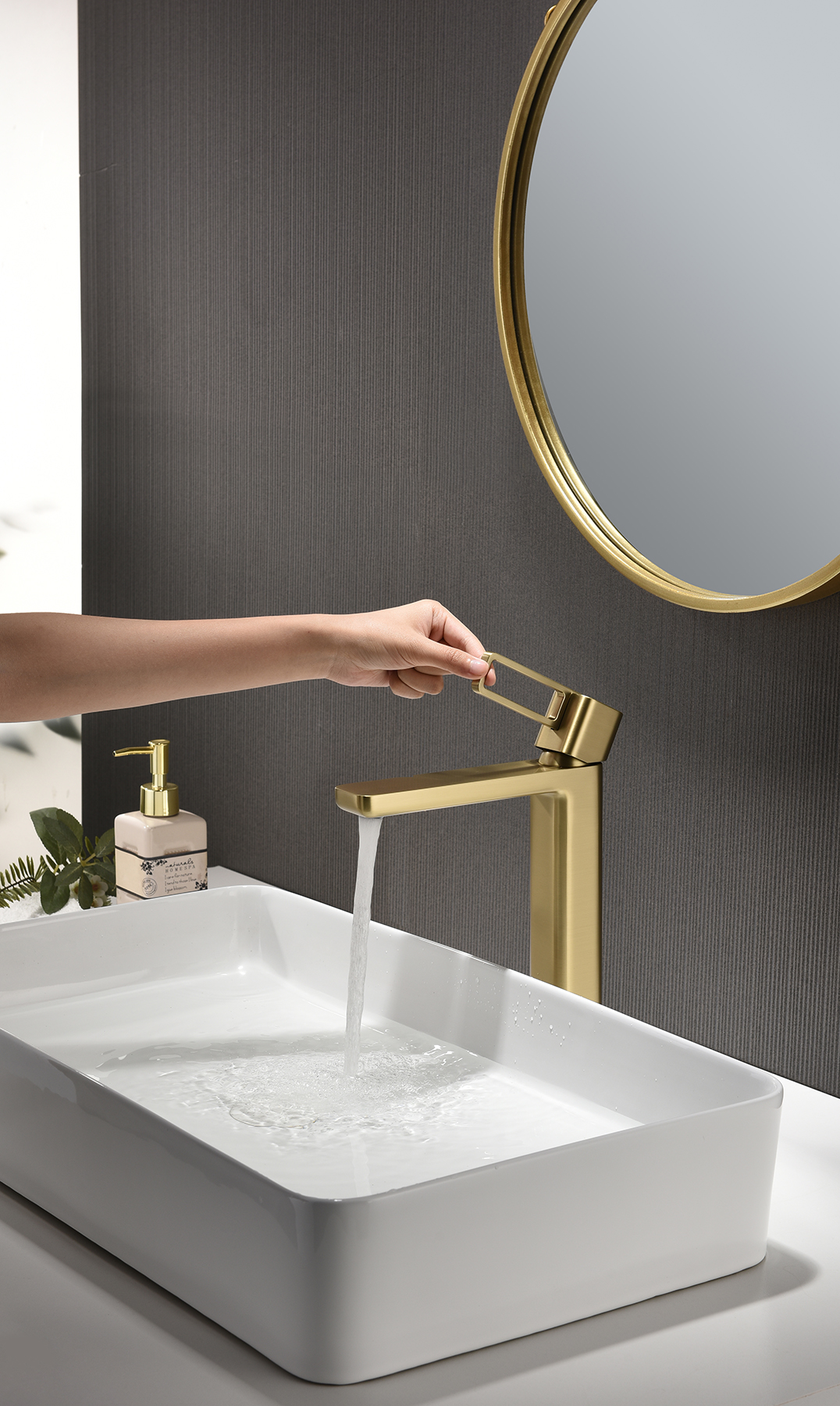 12112-S Смеситель од. для раковины-чаши (Мат. Золото) GANZER (10/1шт)