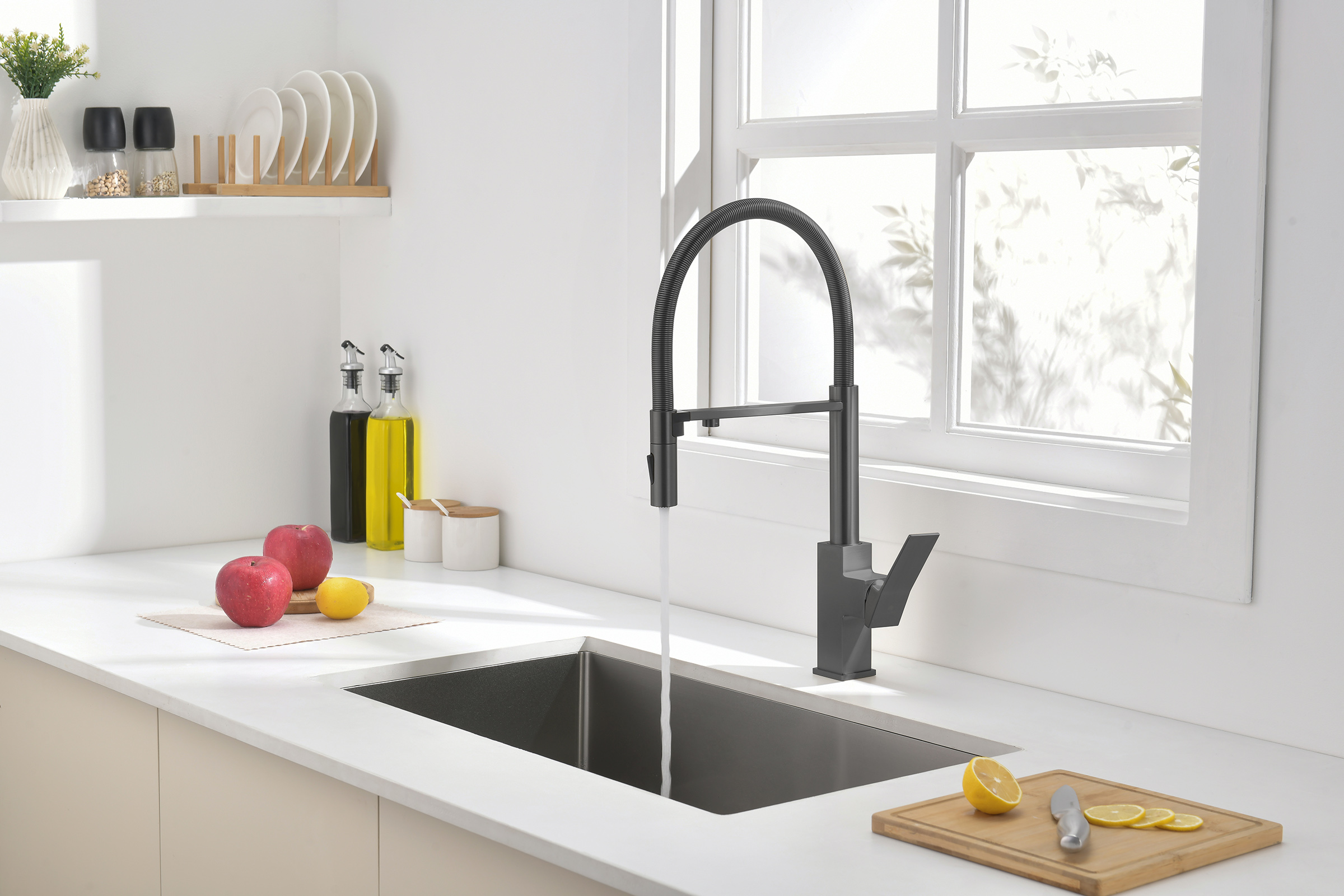 05126-Q Смес. для кухни с гиб МАГ. изл. и под. фильт. (ГРАФИТ) GANZER (10/1шт)