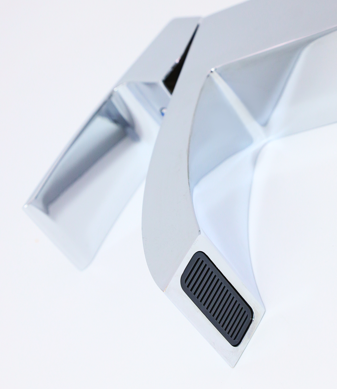 44111 Смеситель для умывальника GANZER  (10/1шт)