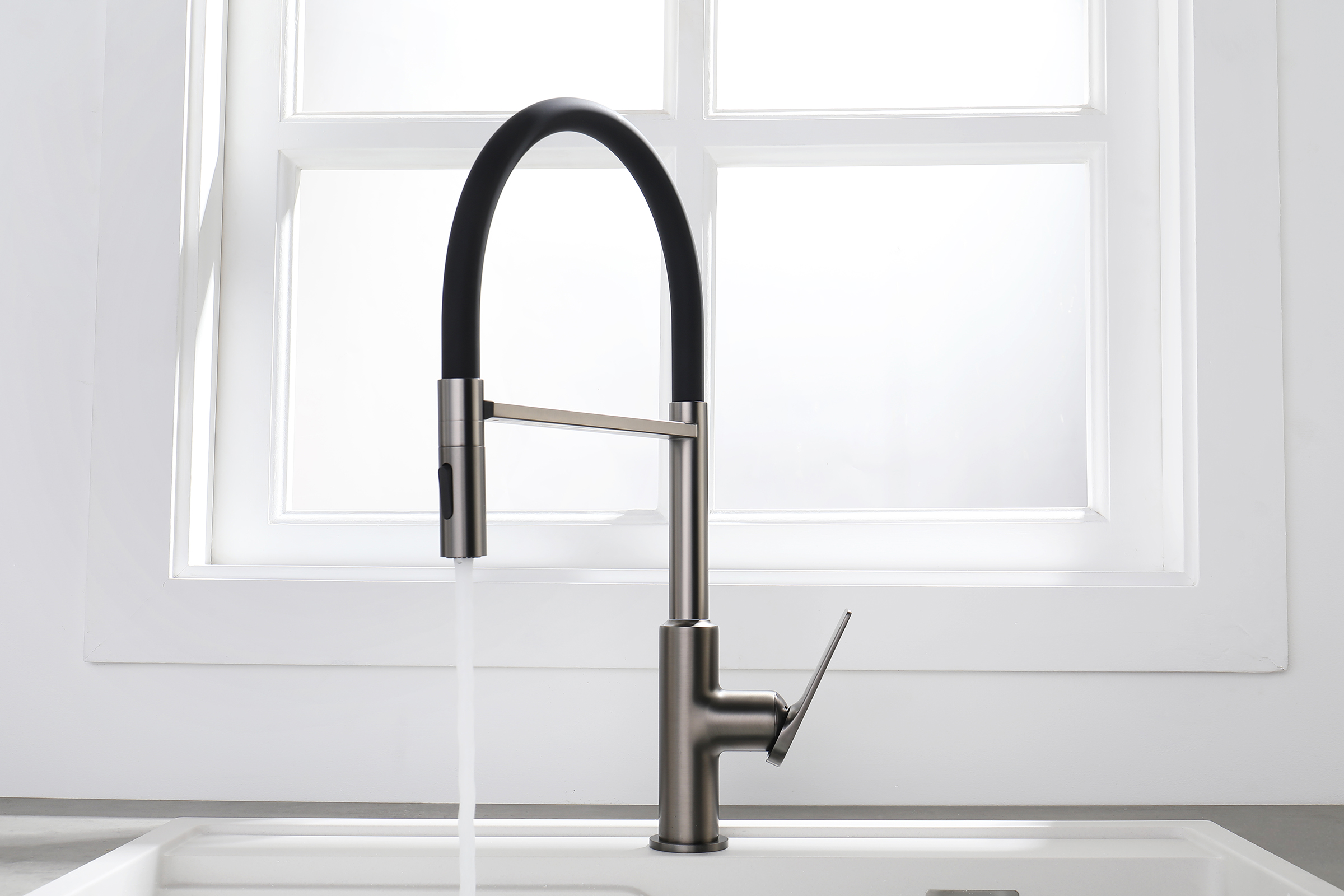 07126-Q Смеситель для кухни с гиб. МАГНИТ. изливом (ГРАФИТ+ЧЕР.) GANZER (10/1шт)