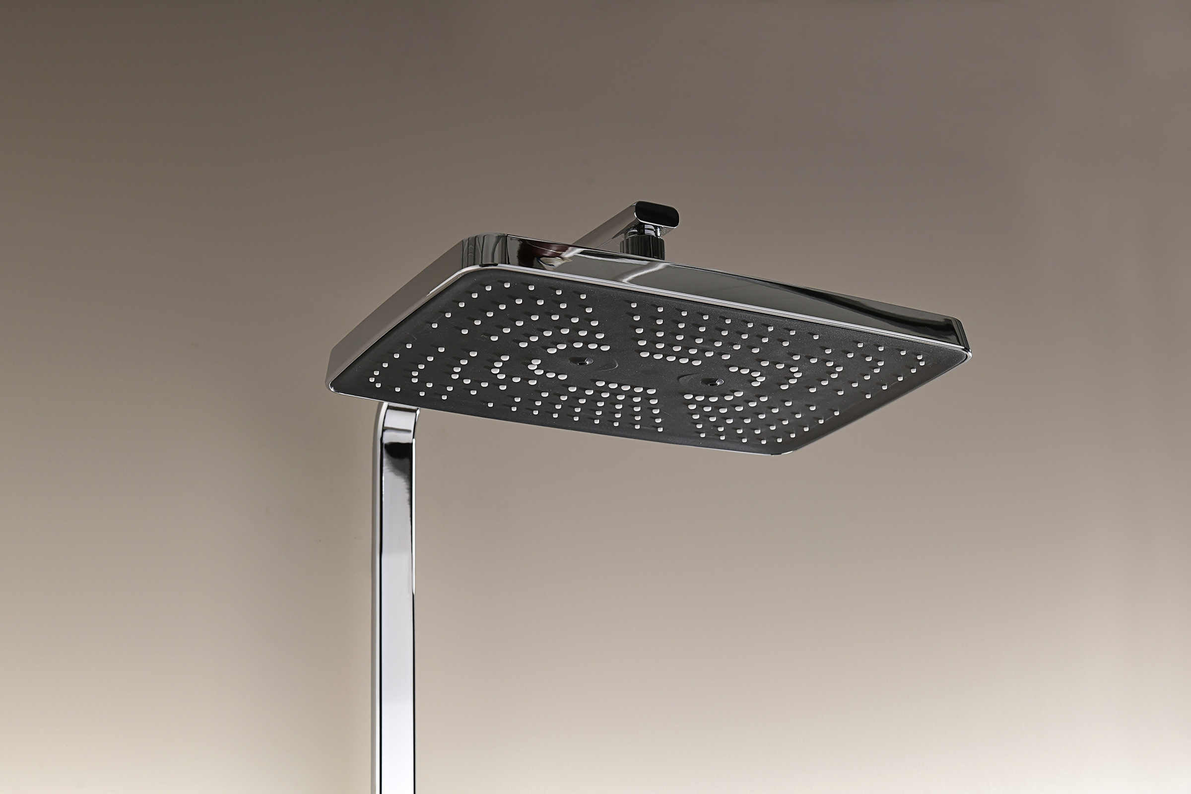 12071-C Душевая система с термостатом (ЧЕРНЫЙ) GANZER (5/1шт)