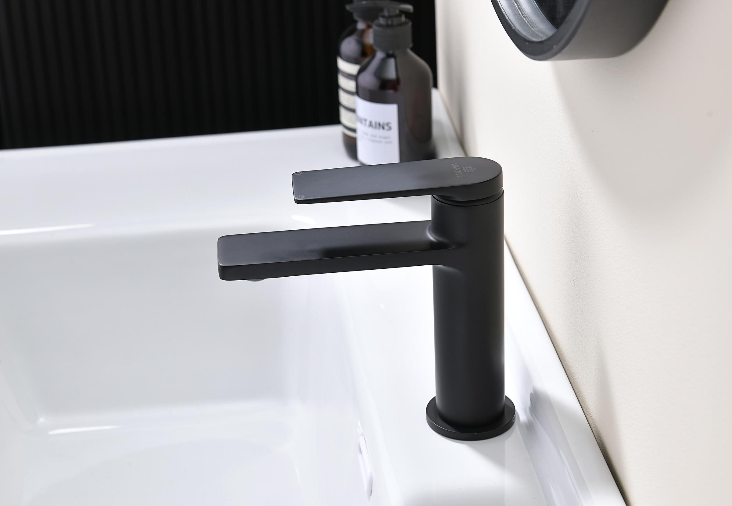 07111-C Смеситель од. для раковины (ЧЕРНЫЙ) GANZER (10/1шт)