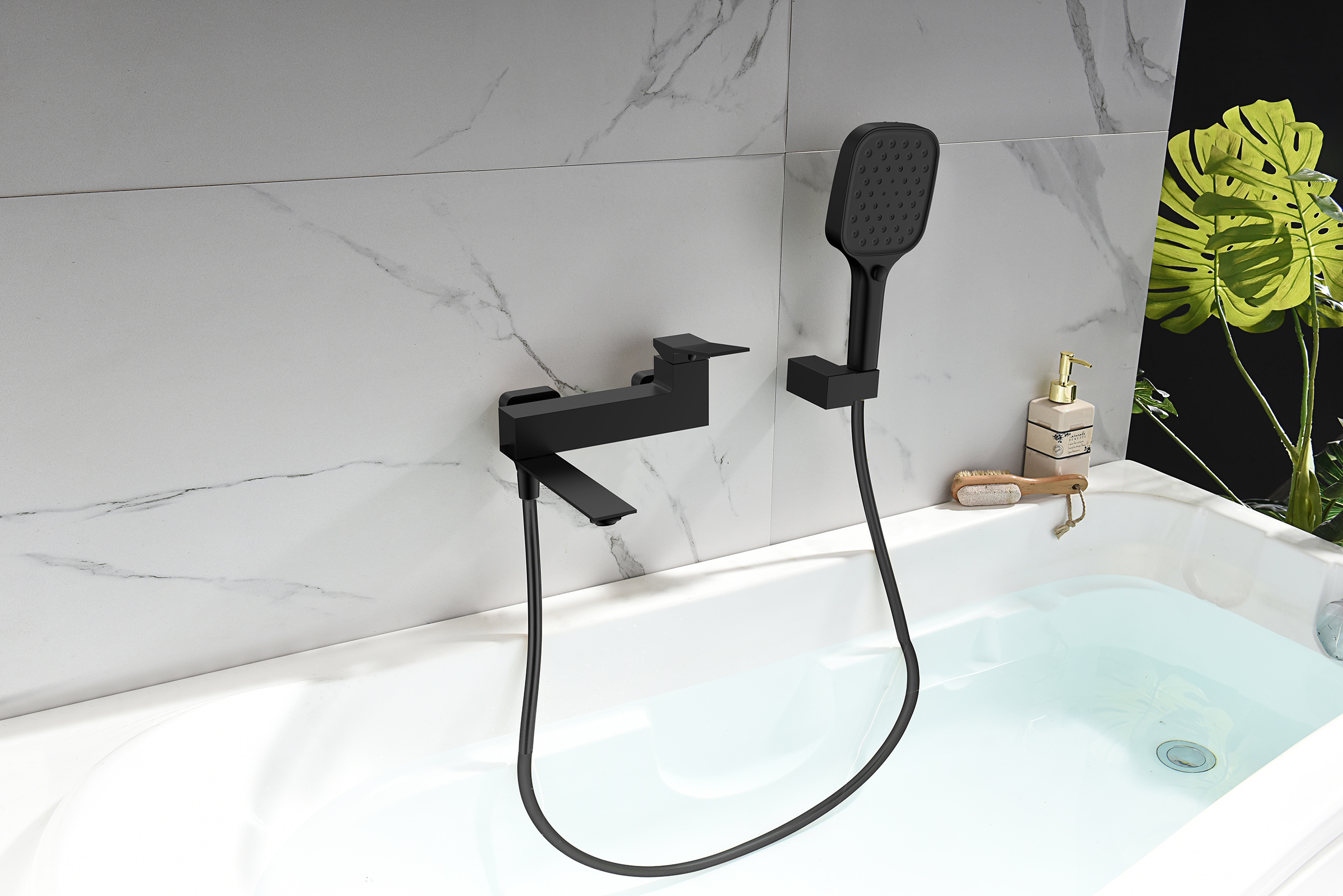 05132-C Смеситель од. для ванны кор. (ЧЕРНЫЙ)  GANZER  (8/1шт)