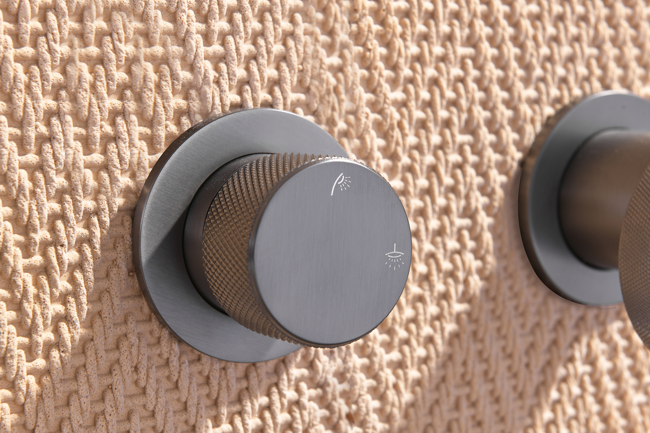 19164-Q Встроенный смес для душа с 2-функ. (ГРАФИТ) GANZER  (6/1шт)