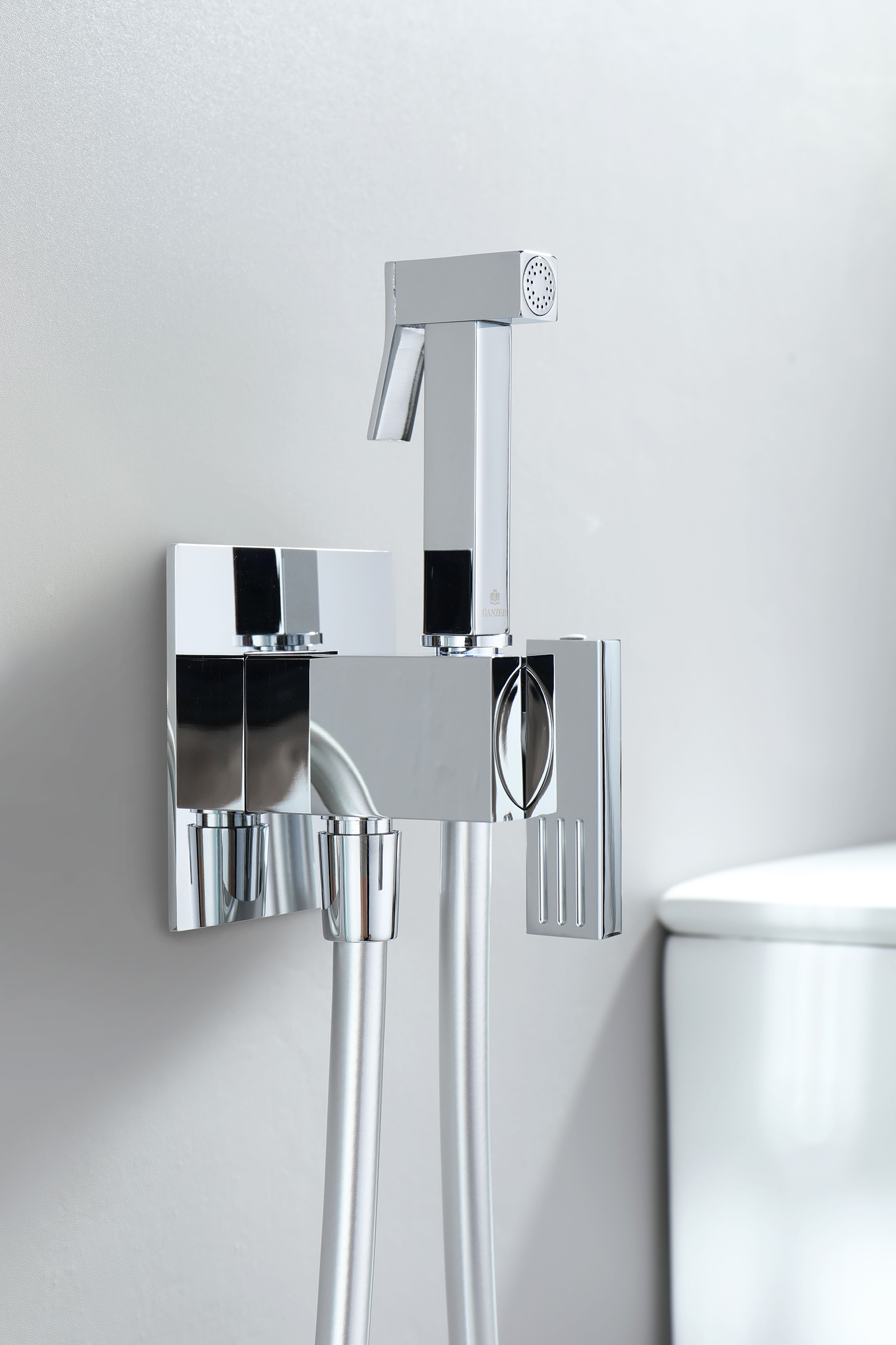 01157 Смеситель встраиваемый с ГИГ. душом (ХРОМ) GANZER (10/1шт)